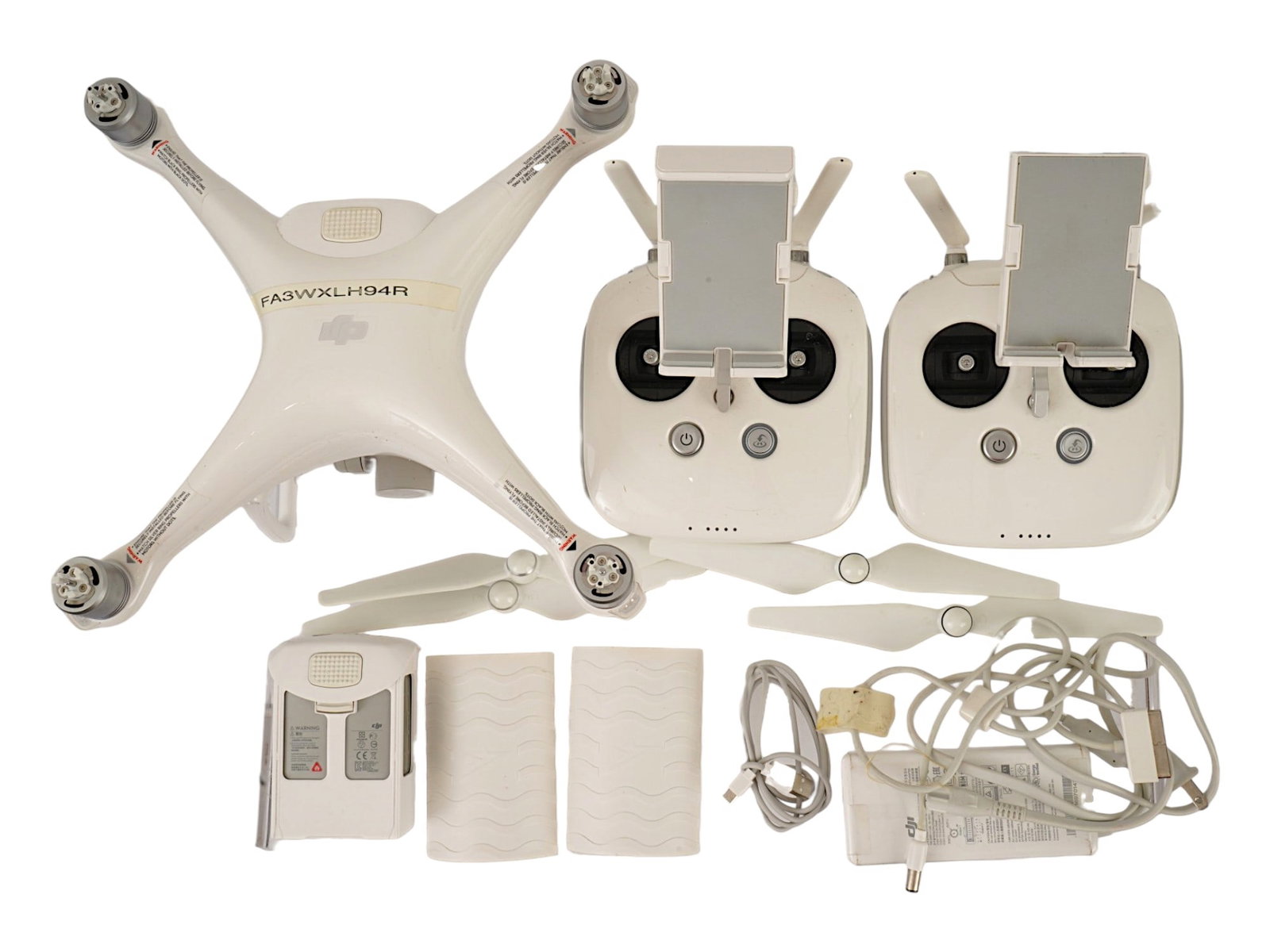 DJI PHANTOM 4 QUADCOPTER WITH EXTRA CONTROL KIT - 3