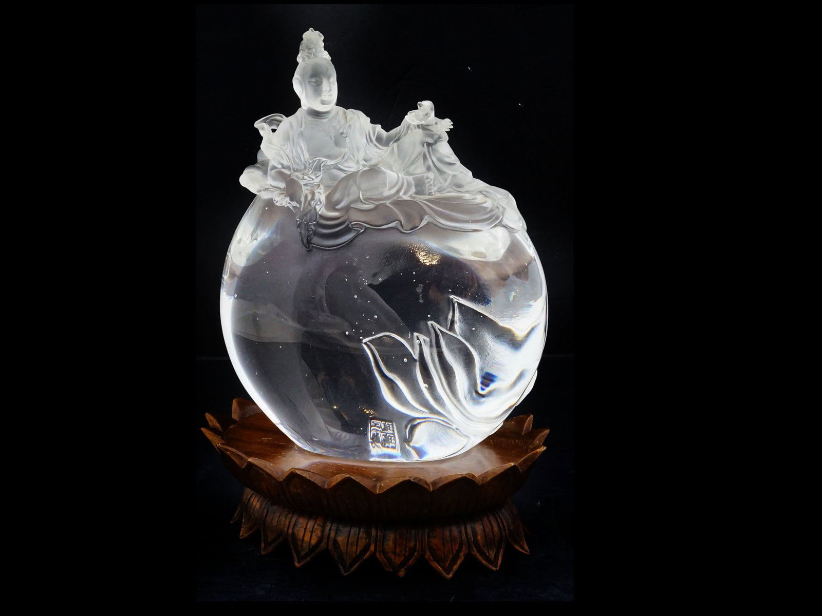 VINTAGE CHINESE CRYSTAL ART WATERMOON GUANYIN SCULPTURE (1 of 17)