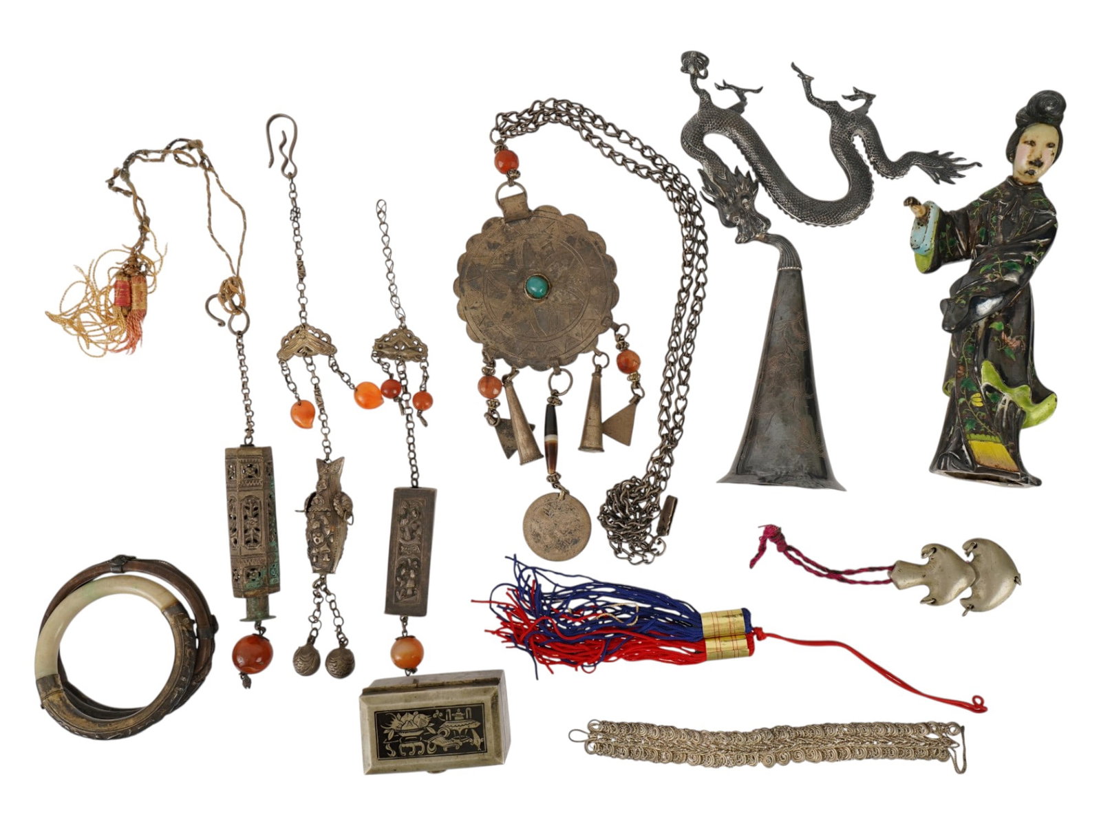 GROUP OF ANTIQUE CHINESE JEWELRY AND MISCELLANEA (1 of 14)