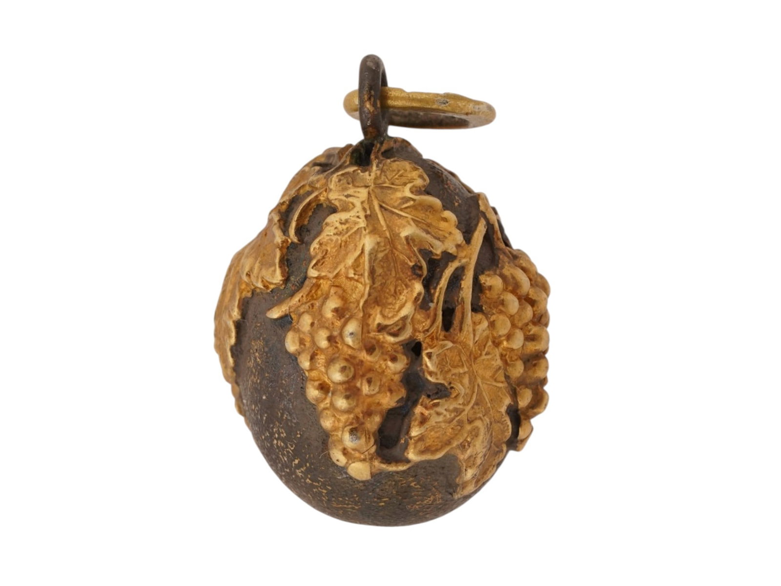 RUSSIAN GILT SILVER GRAPE EASTER EGG PENDANT: A Russian gilt silver Easter egg pendant featuring an applied decoration of grape clusters and leaves. Hallmarked with the 84 Russian silver standard and makers marks on the suspension ring. Russian S