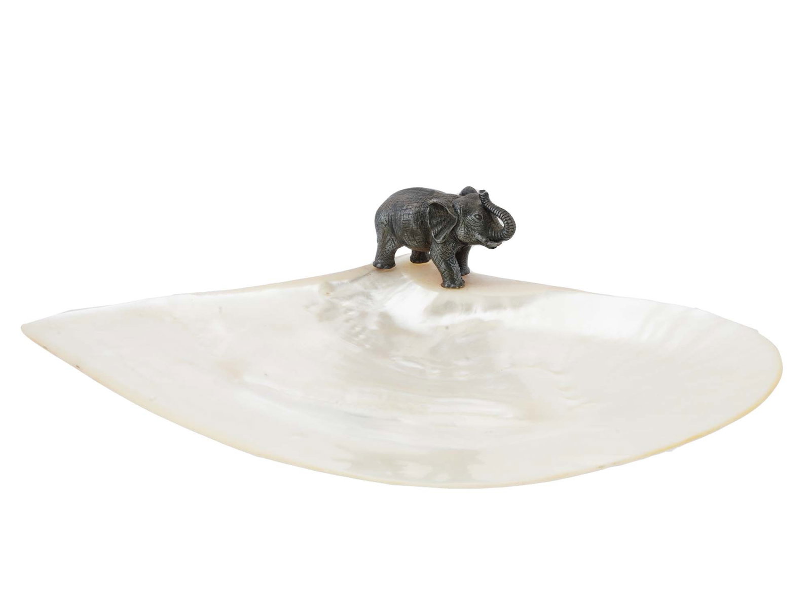 DECORATIVE MOTHER OF PEARL PLATE W SILVER ELEPHANT: A vintage hand made mother of pearl plate adorned with a sterling silver figurine of an elephant and raised on four silver ball feets. Marked on the bottom with a 925 sterling silver mark and bears th