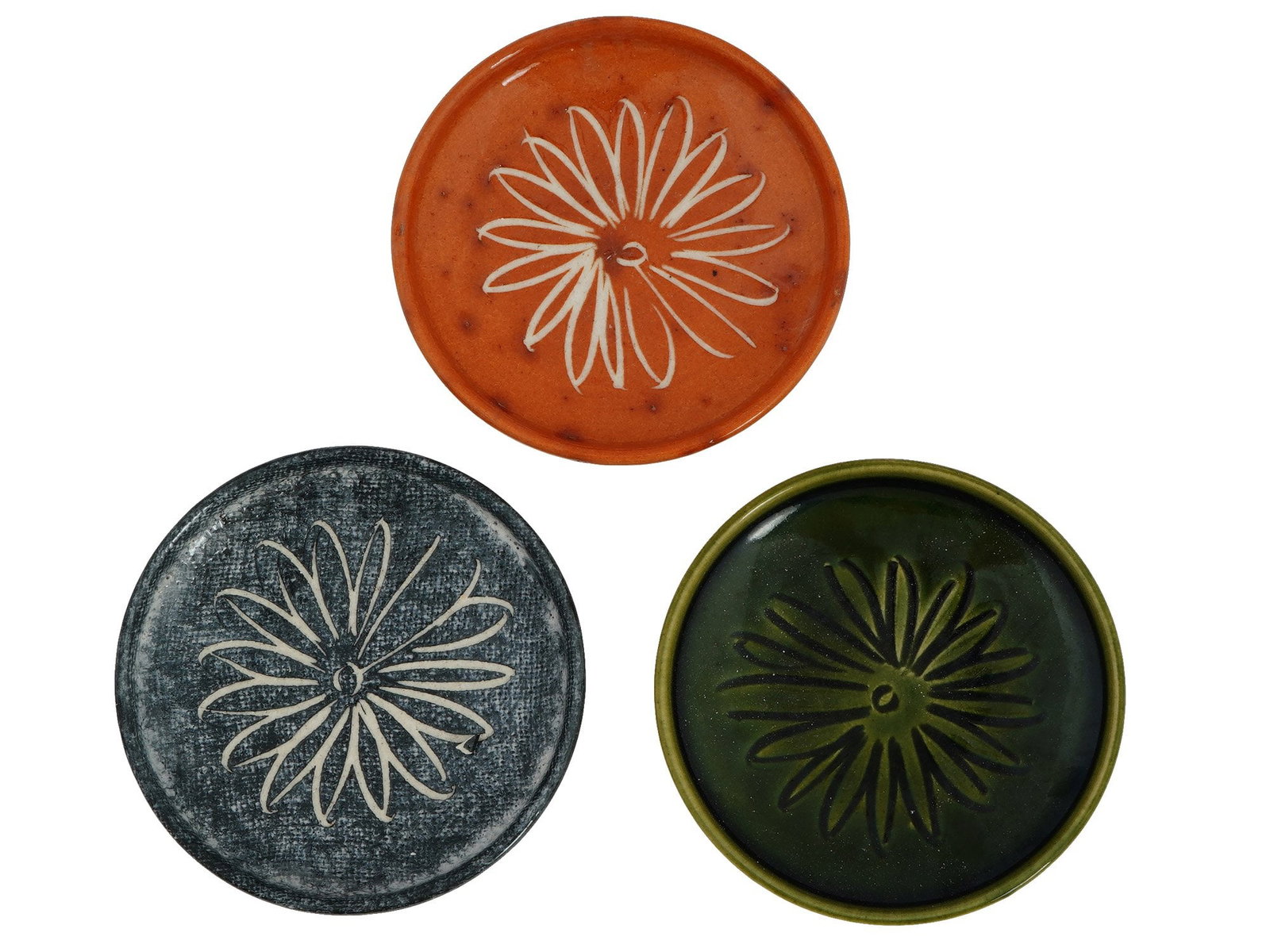 SET OF VINTAGE VIETNAMESE ANNAMESE CERAMIC PLATES: A set of three vintage Vietnamese Annamese ceramic glazed plates. All plates have a large hand painted flower in the center and come in three colors, red, blue, and dark green. Marked on the back. THI