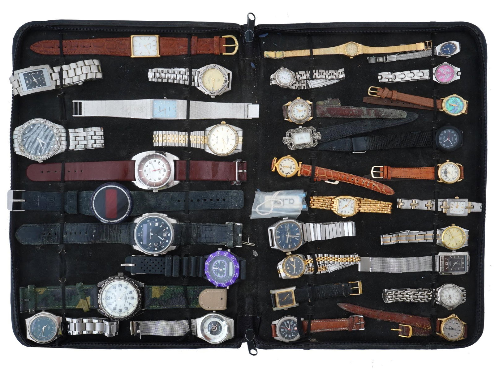 LOT OF VINTAGE MENS AND WOMENS WRISTWATCHES: A lot of vintage wristwatches. A total of 33 items. Made of stainless steel, most with decorative gilding. The lot comes in a case. Clocks And Watches, Accessories For Men And Women. THIS LOT IS ELIGI