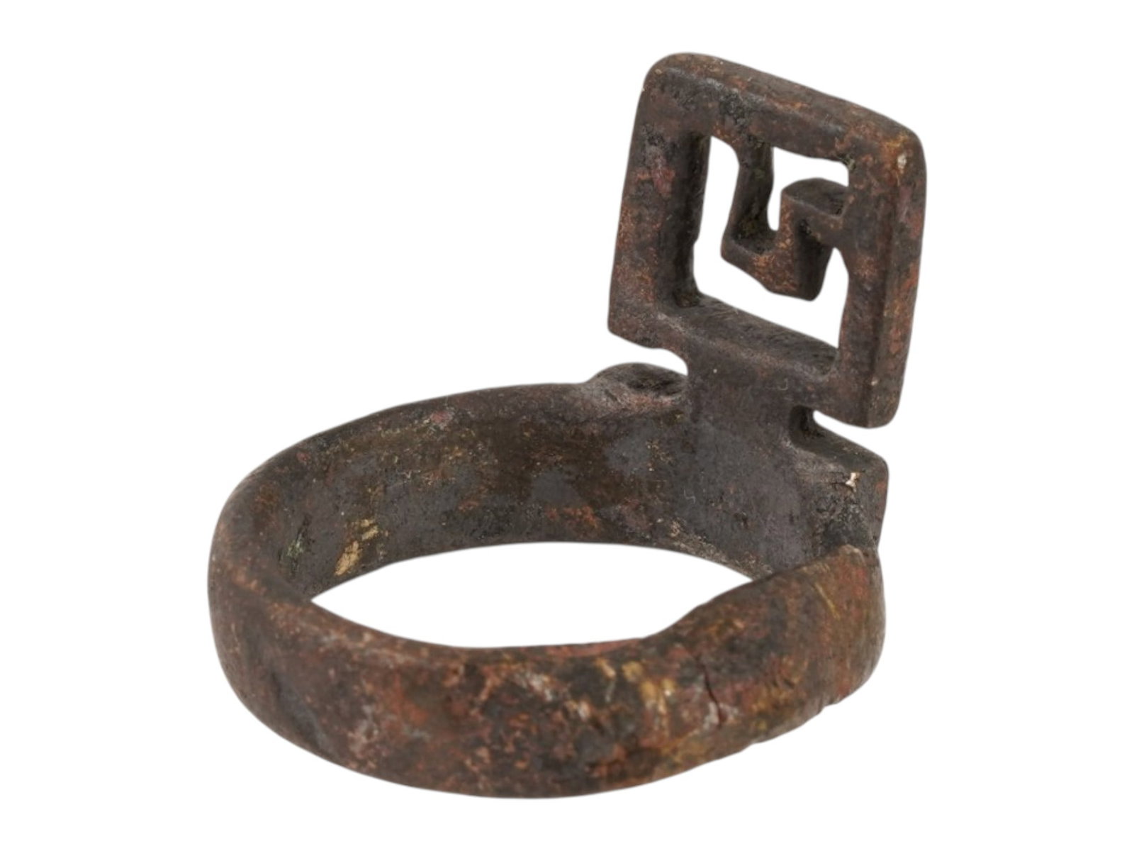 ANCIENT ROMAN BRONZE KEY RING TO OPEN JEWELRY BOXES: An ancient Roman bronze key ring, dating to approximately 100 to 300 AD. Combining the functions of a finger ring and a small key, it was likely used to open jewelry boxes, caskets, or other personal 