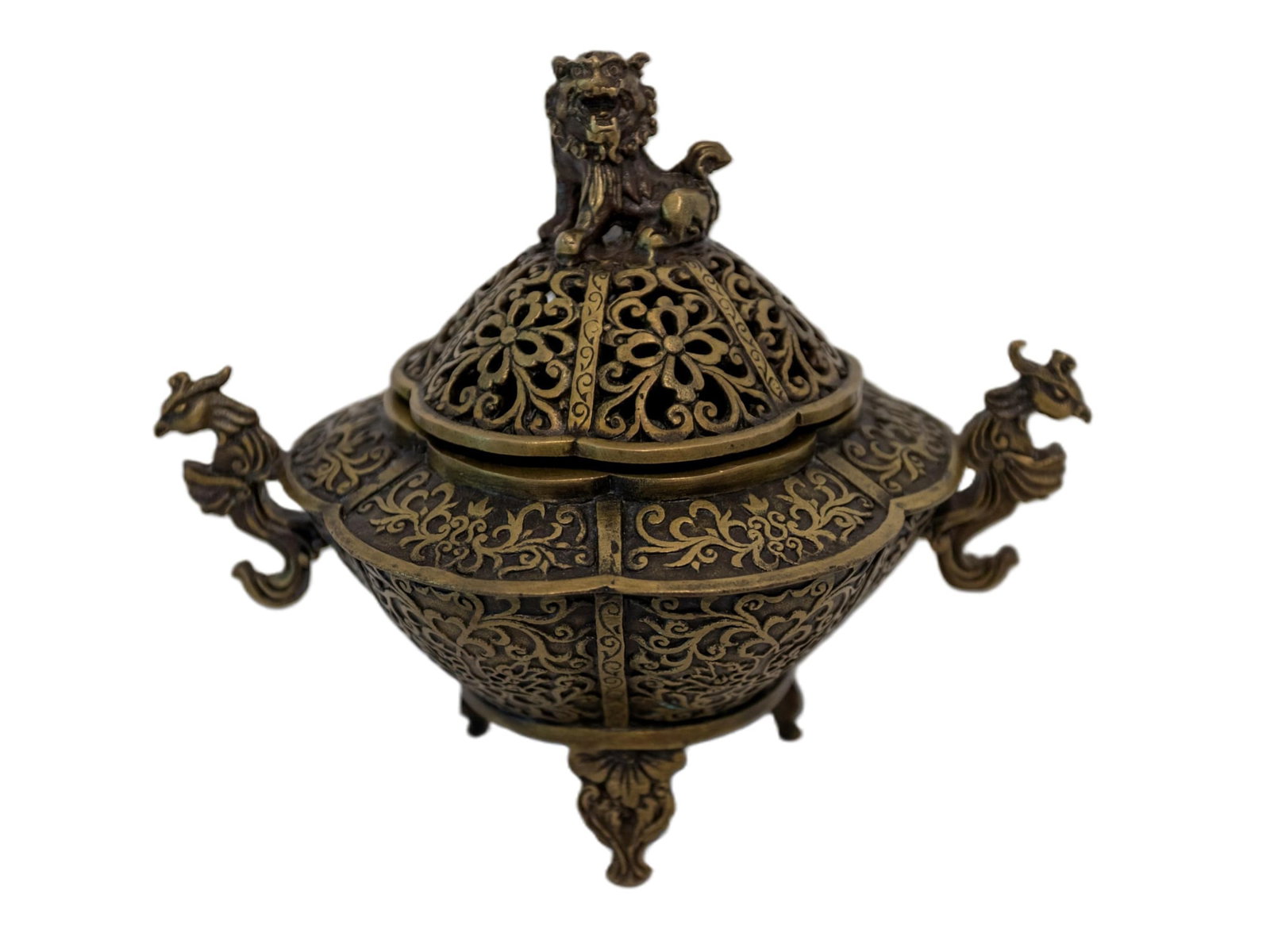 QIANLONG LIDDED PHOENIX HANDLE GUARDION LION INCENSER: Vintage, reproduction brass Qianlong China Phoenix Handle Guardion Lion Incense burner. THIS LOT QUALIFIES FOR A 30-DAY UNCONDITIONAL RETURN FROM THE DATE OF SALE. BUYERS ARE RESPONSIBLE FOR RETURN SH