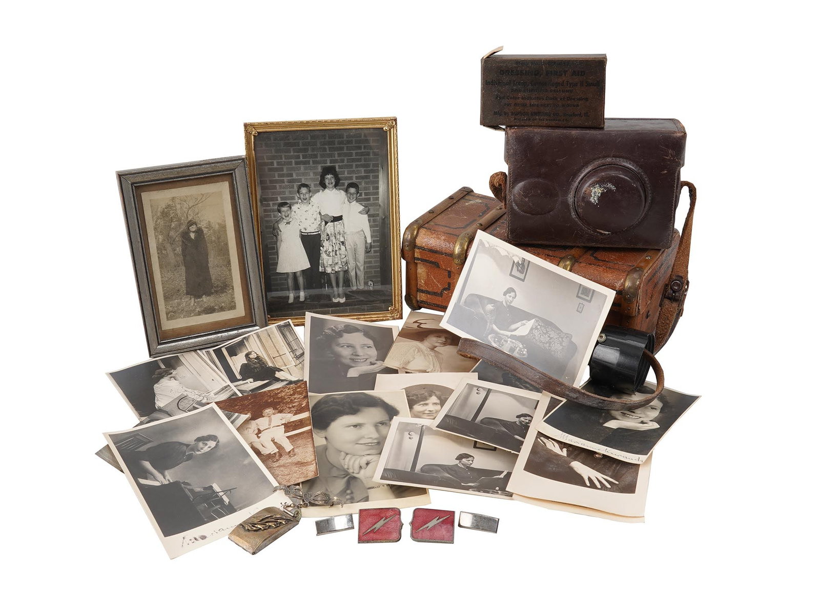 RARE ANTIQUE COLLECTION VARIOUS ITEMS FROM FAMILY: A unique collection of various antique items from the Kuranda family. The collection includes a group of portrait photos, several photos are signed, a pair of photos are framed; a suitcase with many d