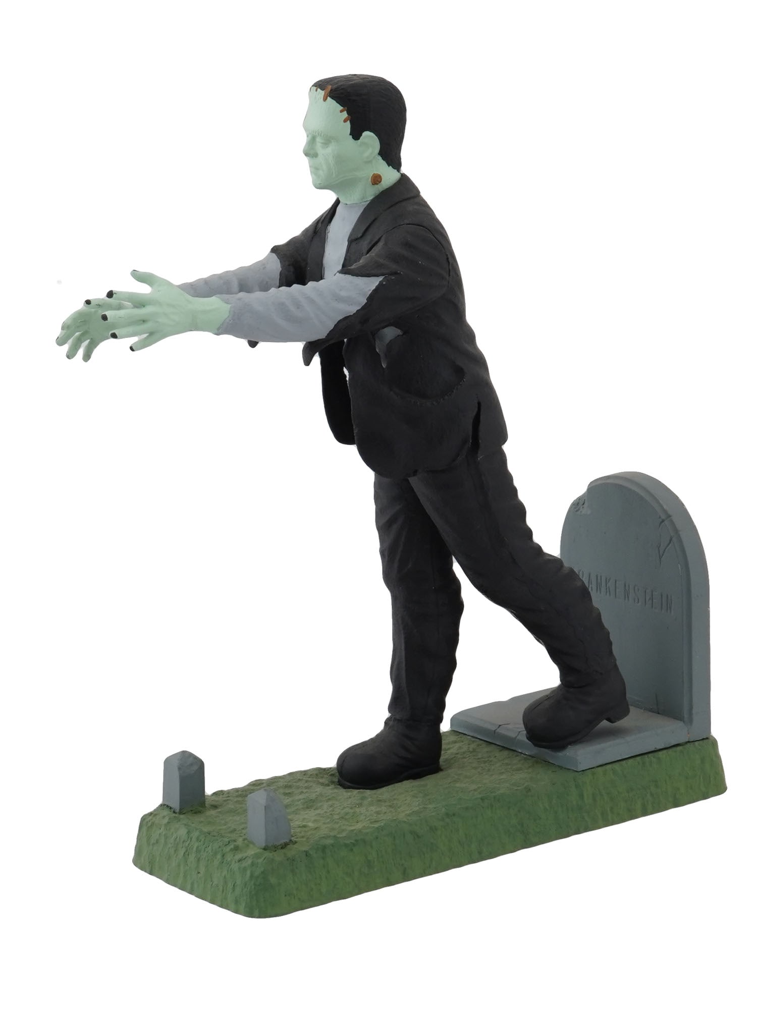 AMERICAN FRANKENSTEIN PLASTIC TOY MODEL BY AURORA: A vintage American Frankenstein built up plastic toy model issued by Aurora. The toy features a well detailed genre scene with Frankensteins monster walking forward across a grave. Marked on the botto
