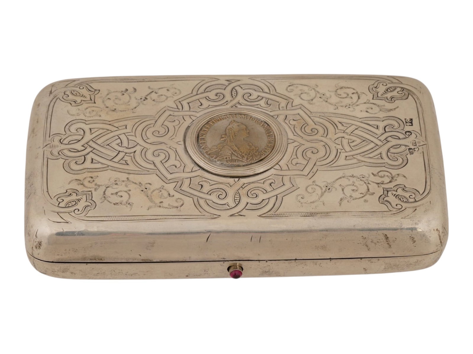 RUSSIAN EMPIRE 84 SILVER ENGRAVED CIGARETTE CASE (1 of 8)