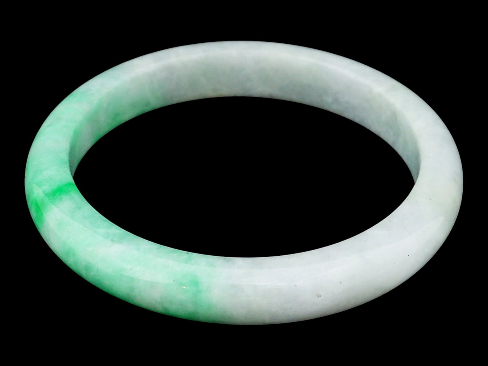 VINTAGE GREEN AND WHITE JADEITE BANGLE BRACELET (1 of 8)