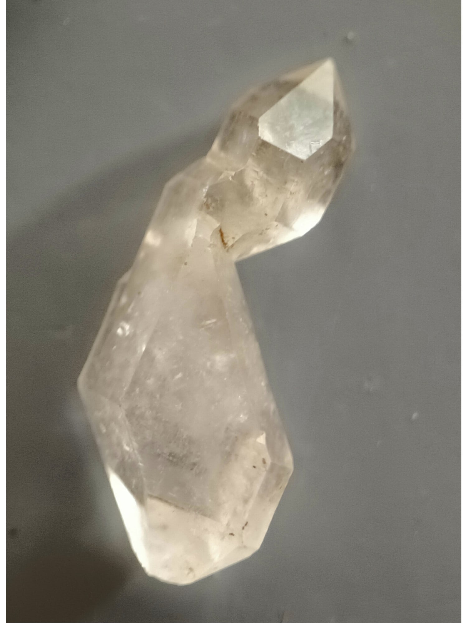 SCEPTER QUARTZ CRYSTAL: Clear scepter quartz crystal with attachment. (QU131/29) Weight: 1.28 grams. Origin: Lechang mine, Guangdong, China. THIS LOT QUALIFIES FOR A 30-DAY UNCONDITIONAL RETURN FROM THE DATE OF SALE. BUYERS