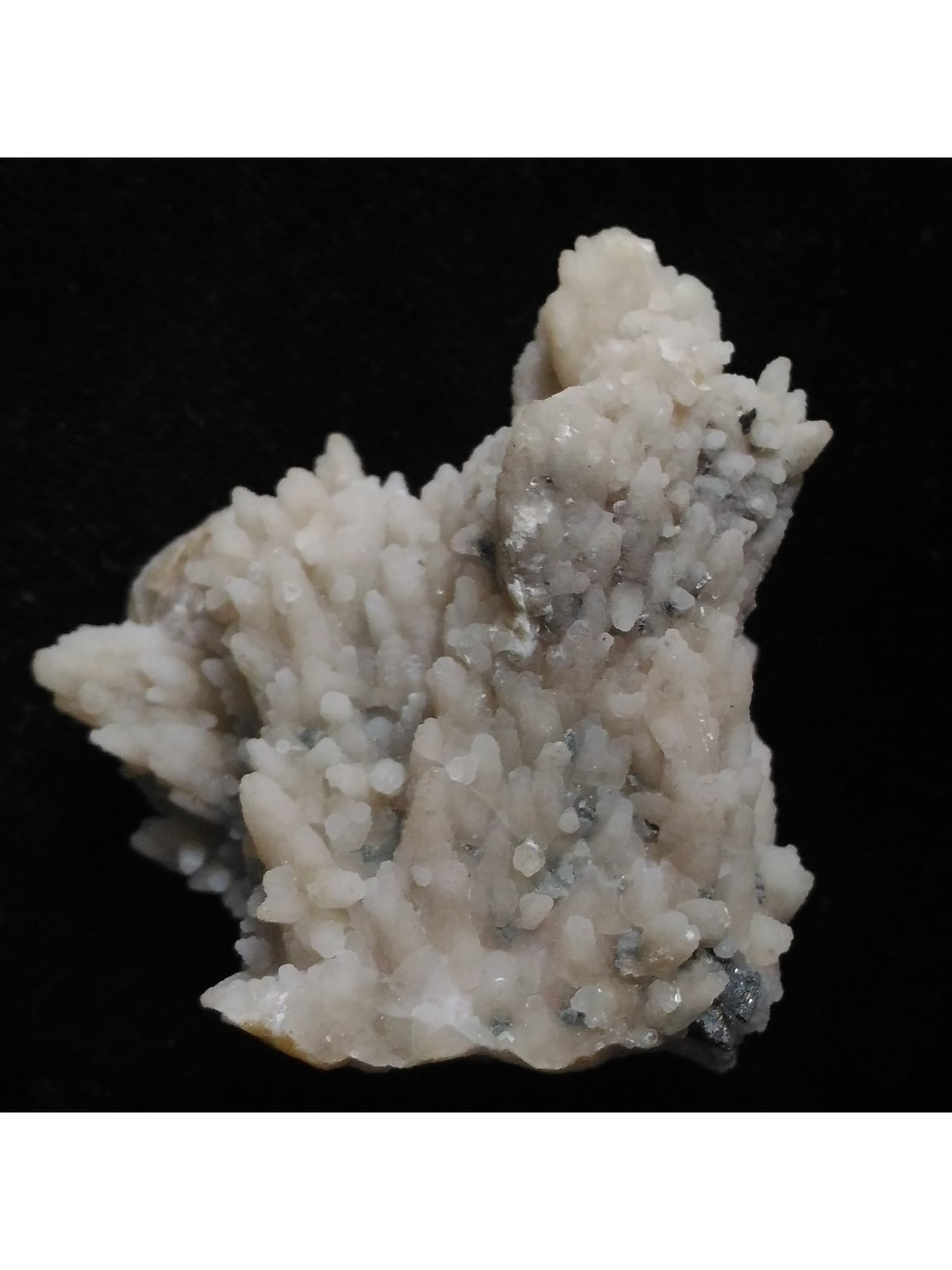 STALAGMITIC ARAGONITE: Stalagmitic aragonite (ar17). Weight: 92 grams. Origin: Krushev Dol Mine, Madan, Bulgaria. THIS LOT QUALIFIES FOR A 30-DAY UNCONDITIONAL RETURN FROM THE DATE OF SALE. BUYERS ARE RESPONSIBLE FOR