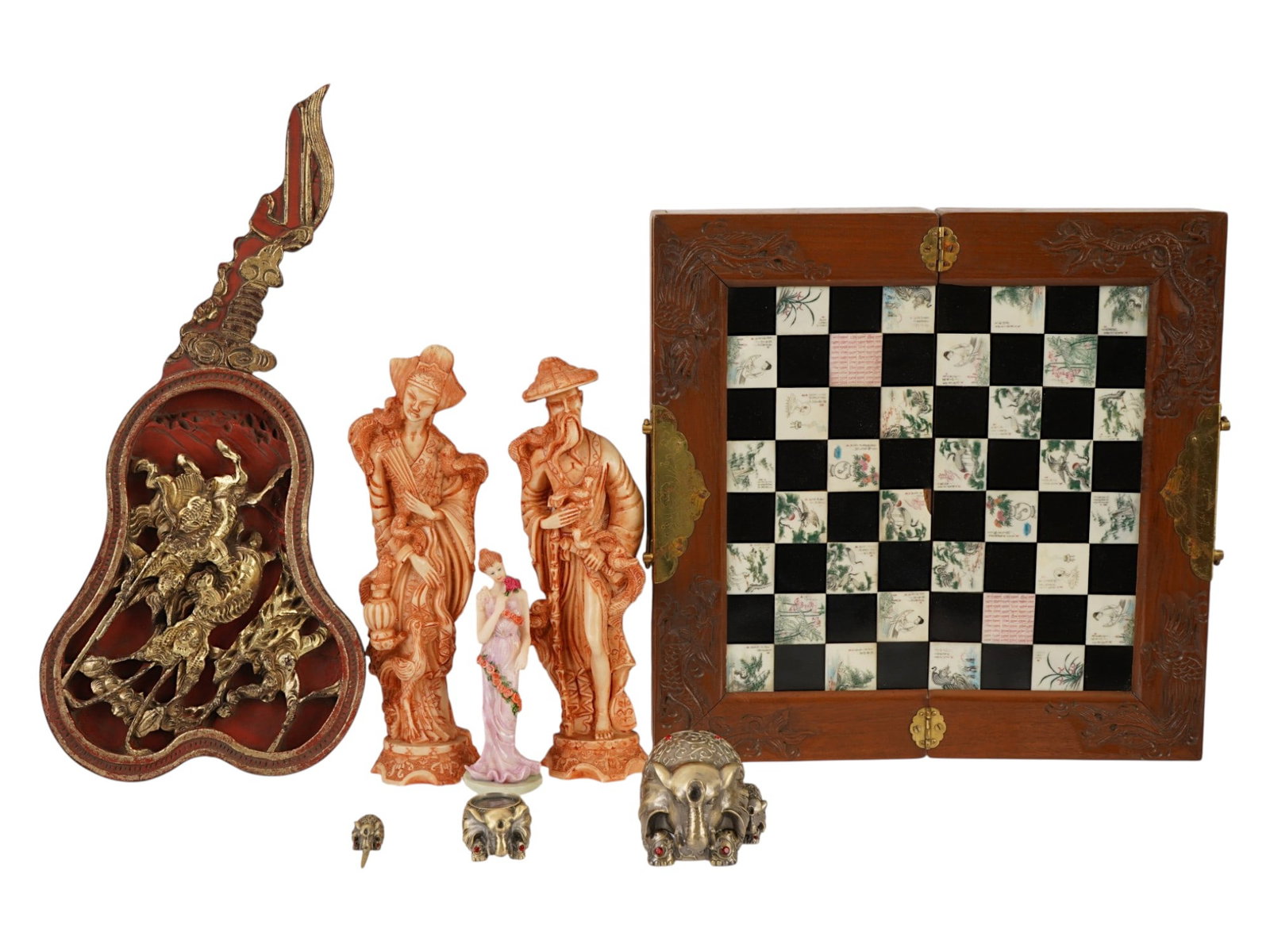 VINTAGE CHINESE CHESS SET FIGURINES WALL PLAQUE (1 of 16)