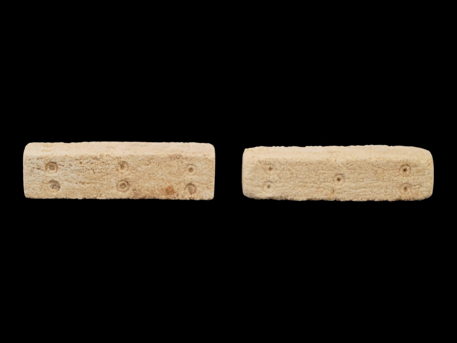 PAIR OF ANCIENT ROMAN ELONGATED STONE DICE 100 TO 300 AD (1 of 4)