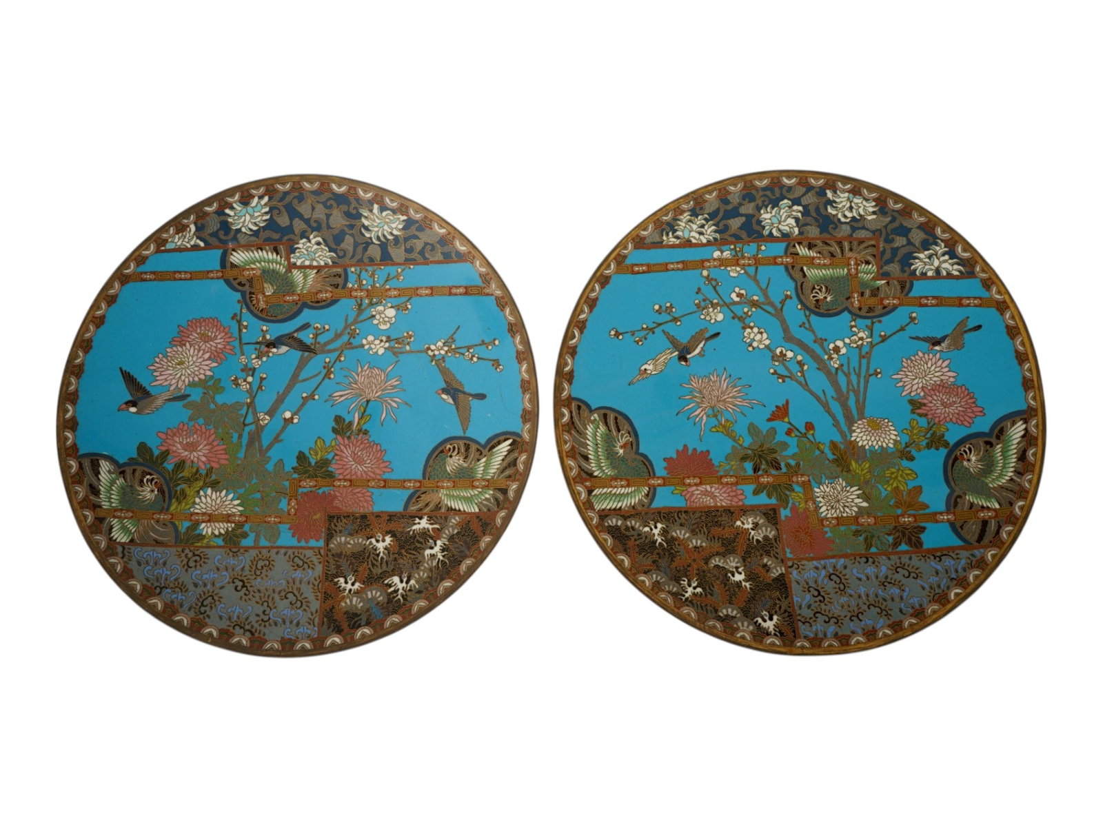 PAIR OF ANTIQUE JAPANESE MEIJI CLOISONNE PLATES (1 of 4)