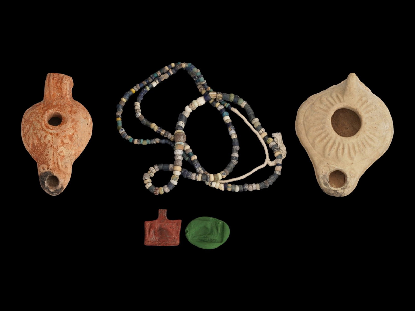 ANCIENT ROMAN AND EGYPTIAN JEWELRY AND OIL LAMPS (1 of 7)