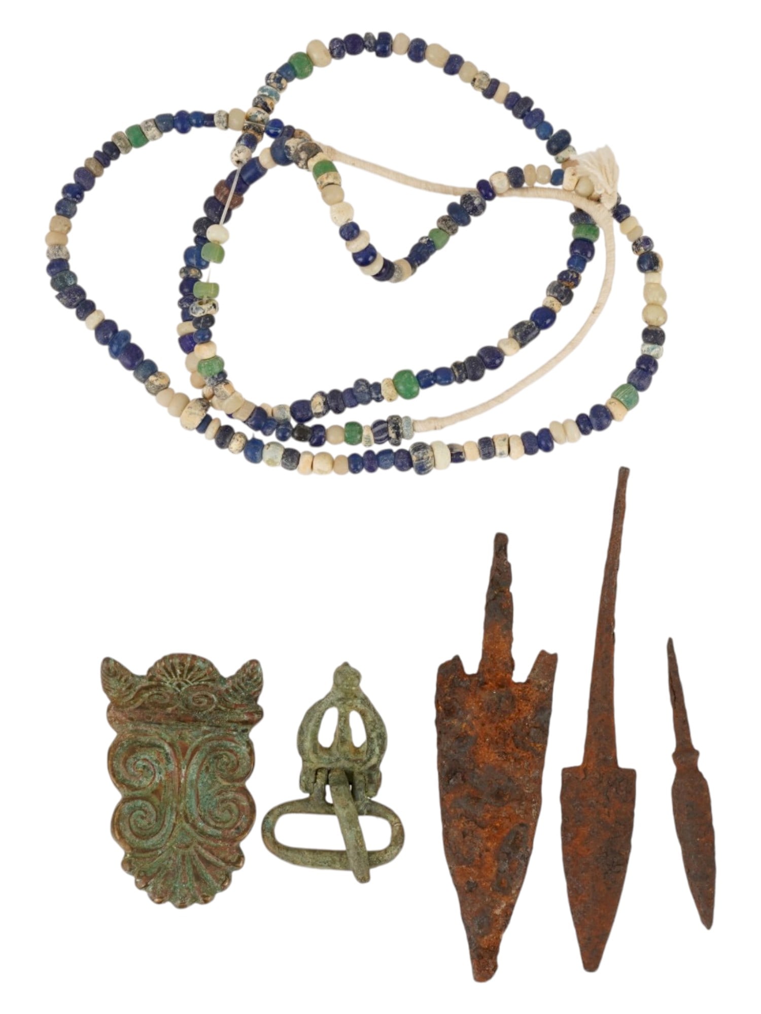 GROUP OF ANCIENT BELT BUCKLES ARROWHEADS GLASS NECKLACE (1 of 5)