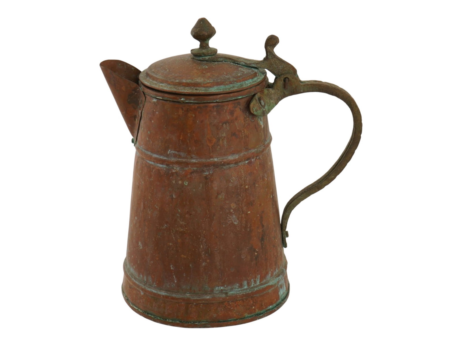 ANTIQUE COVERED COPPER COFFEE POT WITH BRASS HANDLE: An antique copper coffee pot or jug. The ware features a tapering cylindrical body. The piece is fitted with a hinged lid, secured to a robust cast brass handle. The spout is of a simple triangular fo