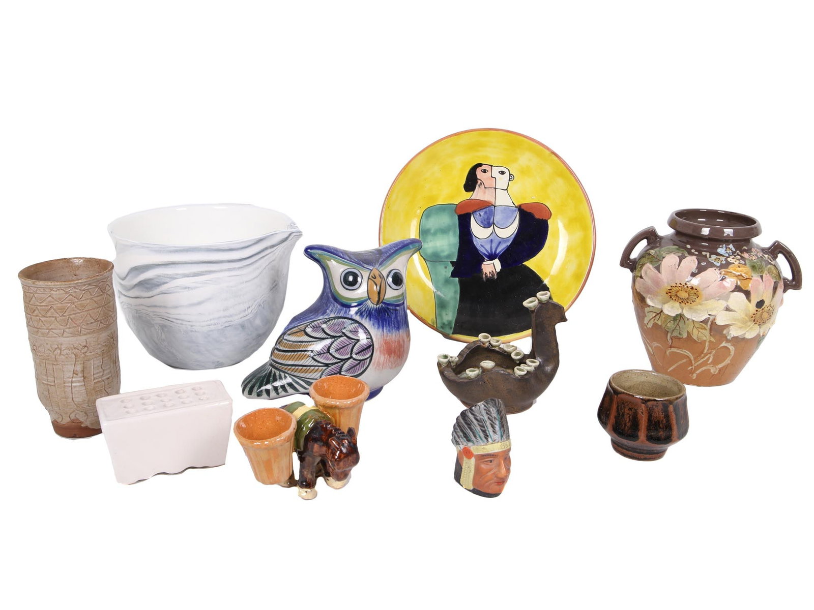 A LOT OF VINTAGE CERAMIC AND POTTERY ITEMS (1 of 12)