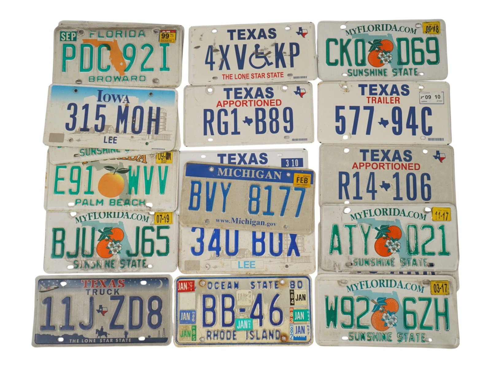 VINTAGE VEHICLE LICENSE PLATES FROM THE UNITED STATES (1 of 3)