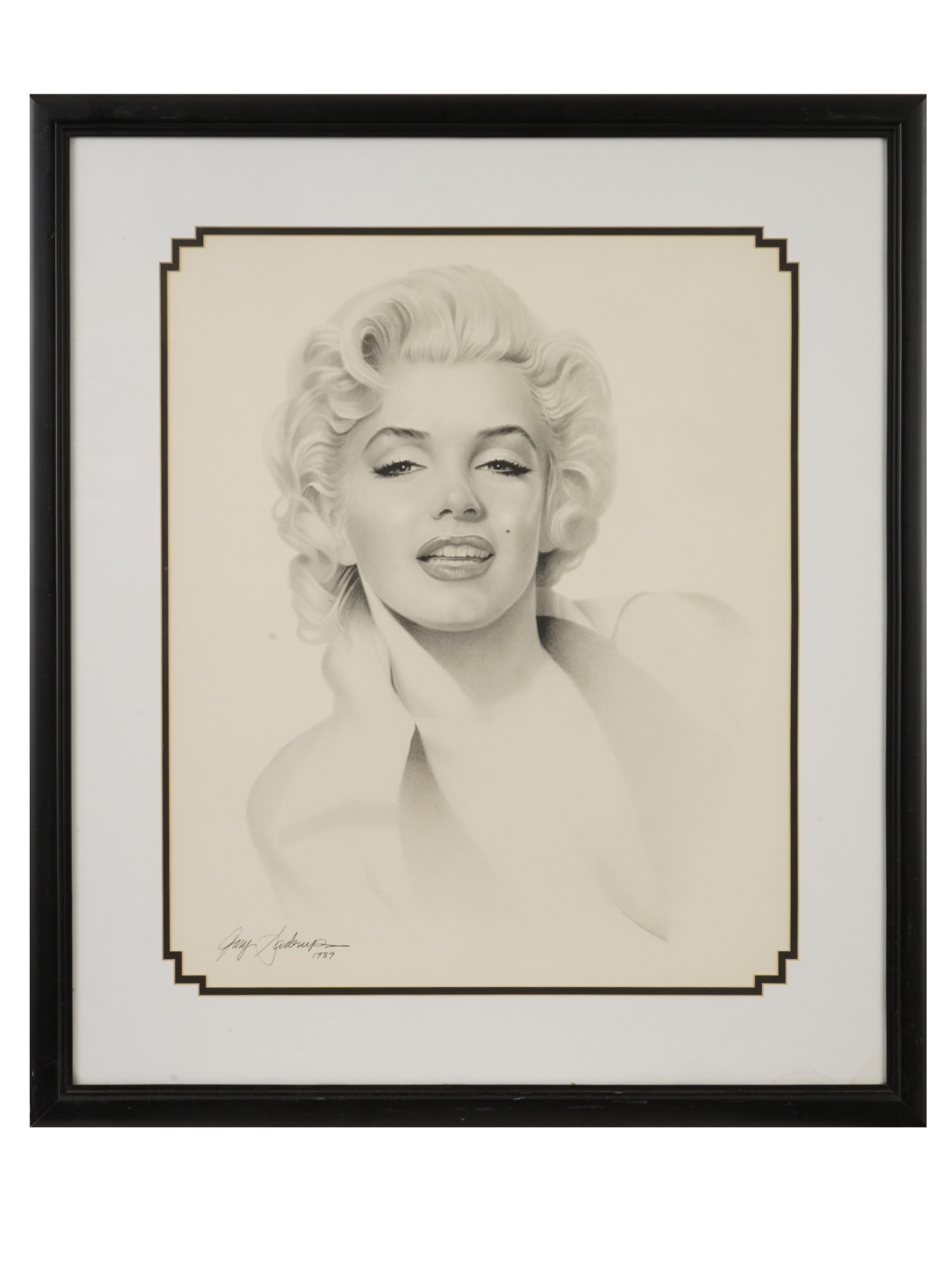 MARILYN MONROE PORTRAIT PRINT BY GARY SADERUP: Gary Saderup, American, 20th century, print on paper. Portrait of Marilyn Monroe. Signed and dated 1989 in plate lower left. Framed. Gary Saderup is a charcoal artist who specializes in celebrity