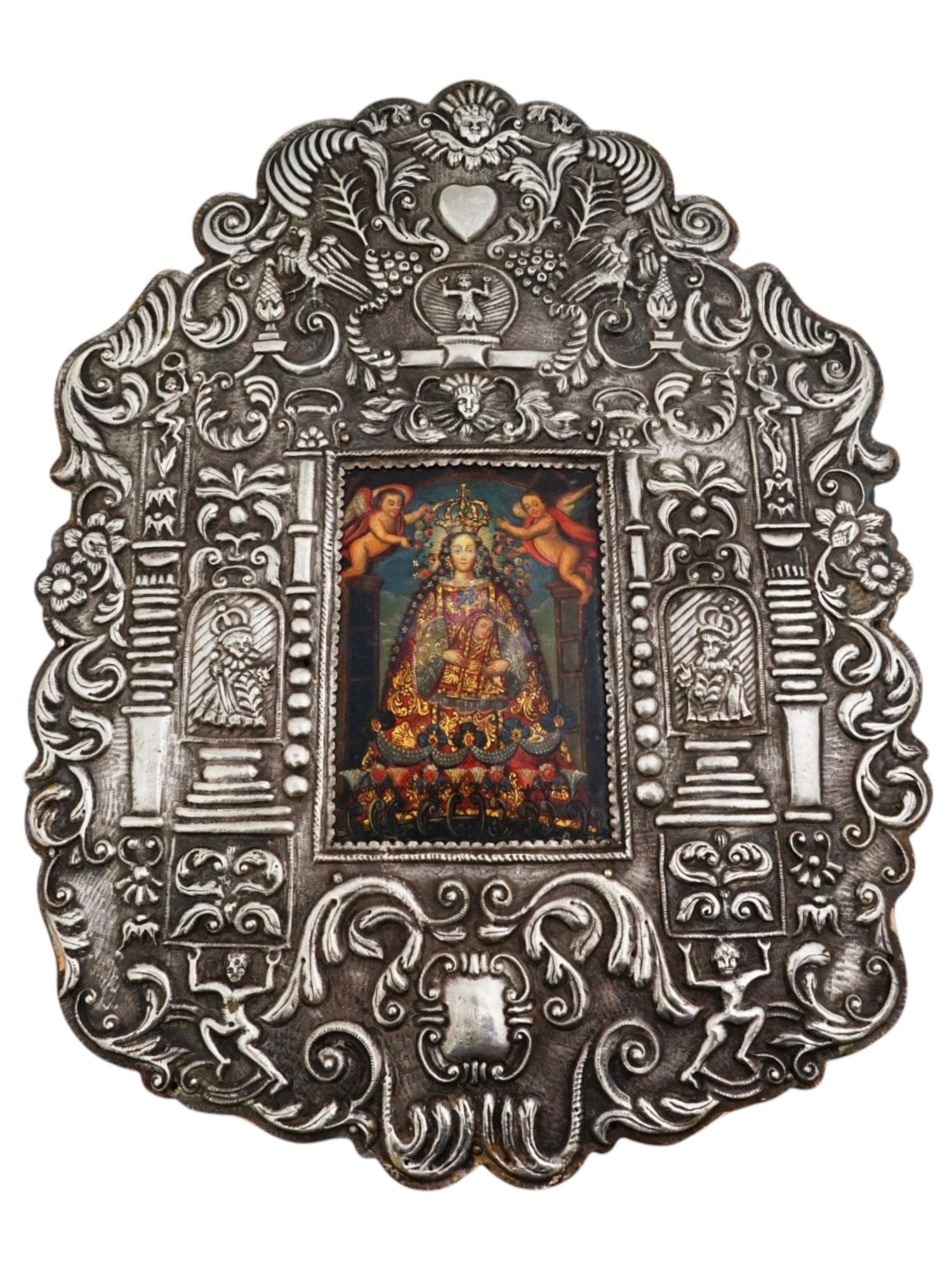 ANTIQUE PERUVIAN ICON PAINTING VIRGEN DEL ROSARIO: Oil on tin icon painting. Latin America, Peru, Cusco school, 18th century. The piece represents the Virgen del Rosario de Pomata, Our Lady of the Rosary of Pomata. This image is a testament to the cul
