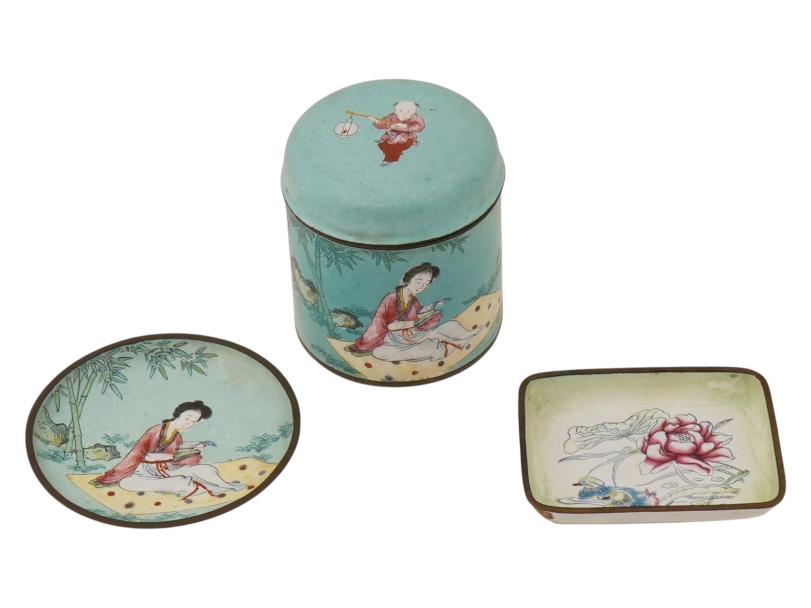 CHINESE FAMILIE ROSE PORCELAIN TABLEWARE (1 of 11)