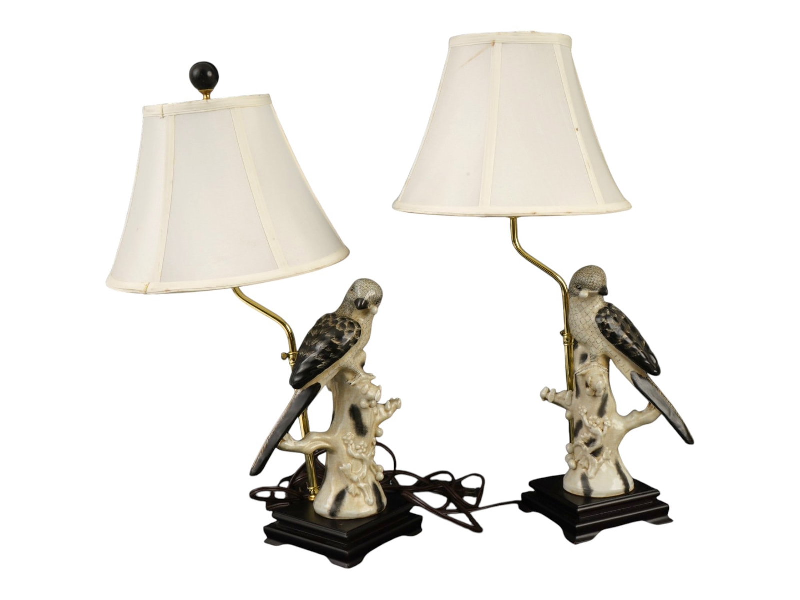 VINTAGE HOLLYWOOD REGENCY PORCELAIN BIRD TABLE LAMPS (1 of 8)