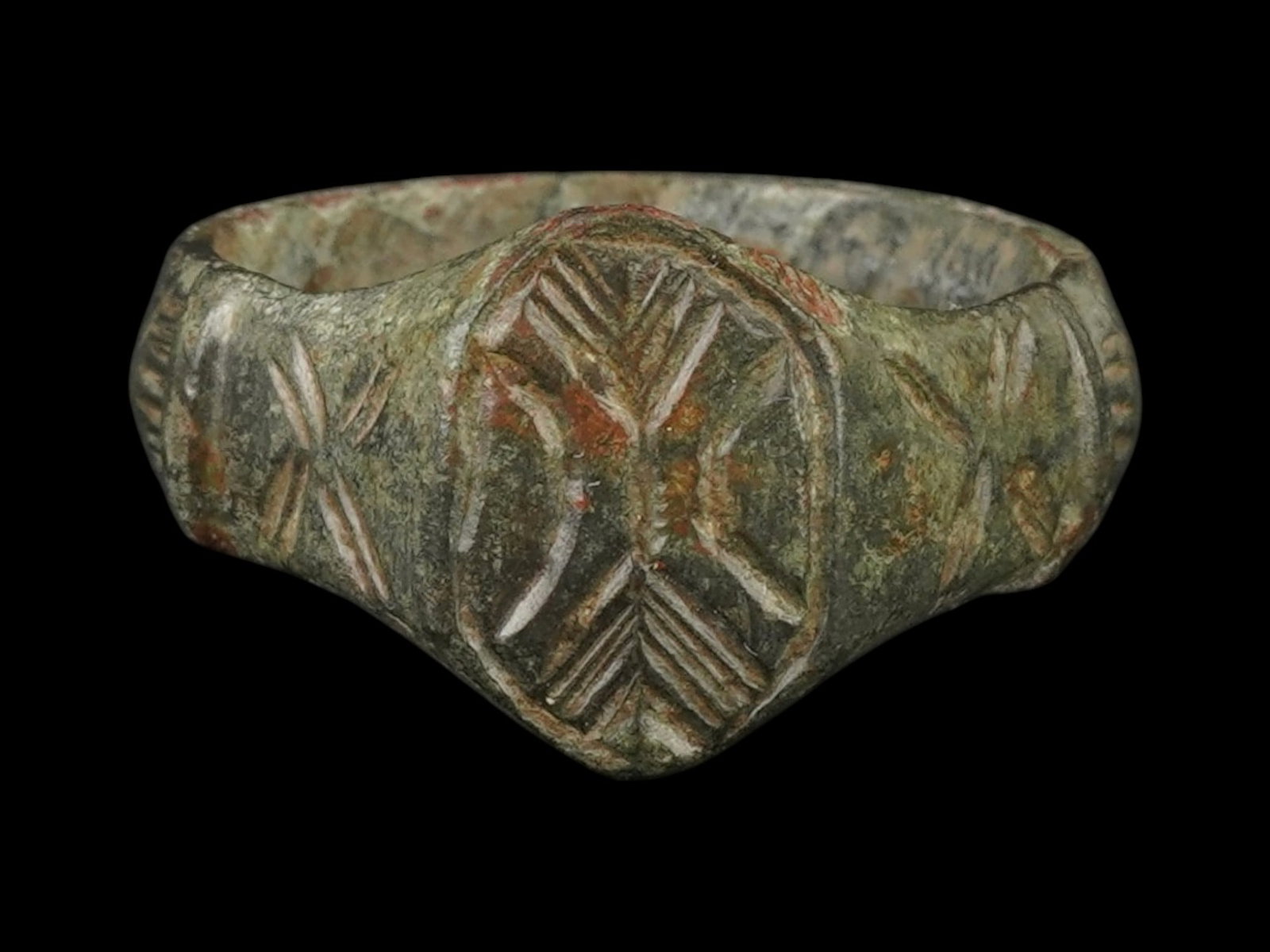 ANCIENT EARLY BYZANTINE JUDAICA MENORAH BRONZE SIGNET RING (1 of 6)
