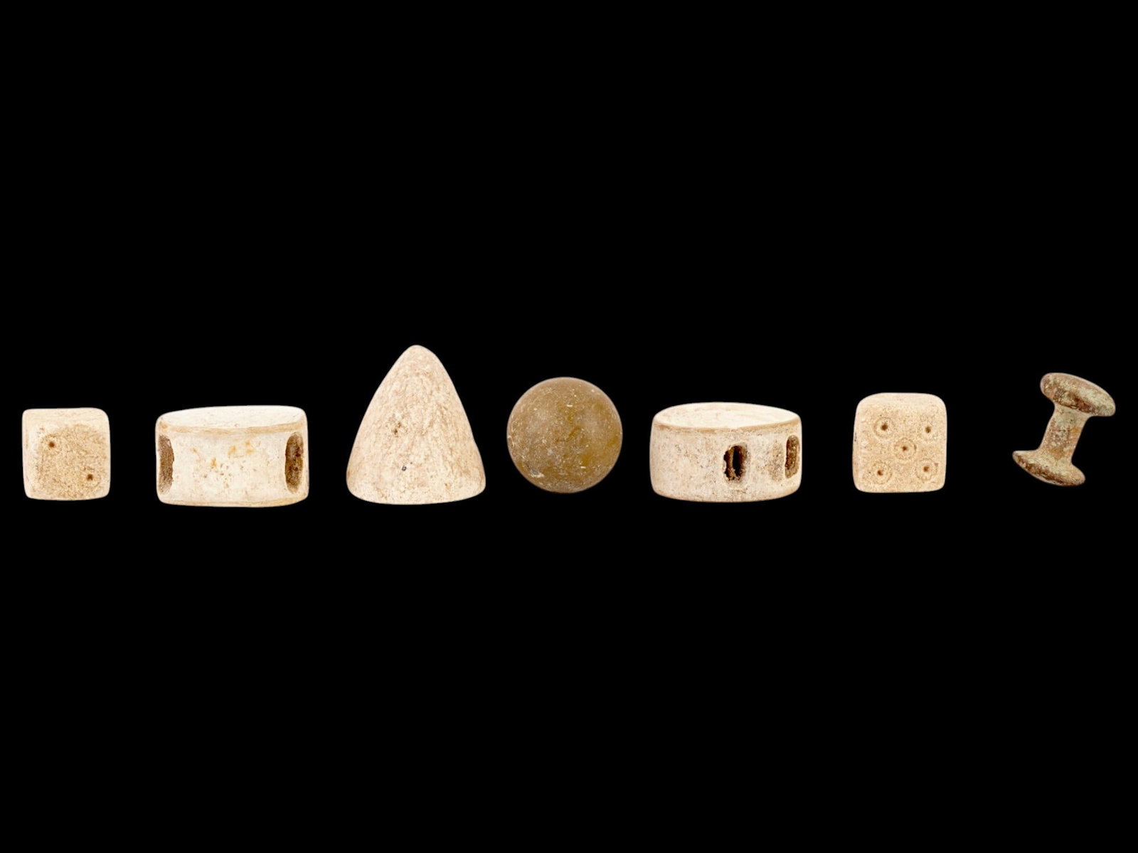 LOT OF ANCIENT ROMAN GAMING PIECES 100 AD TO 700 AD (1 of 4)