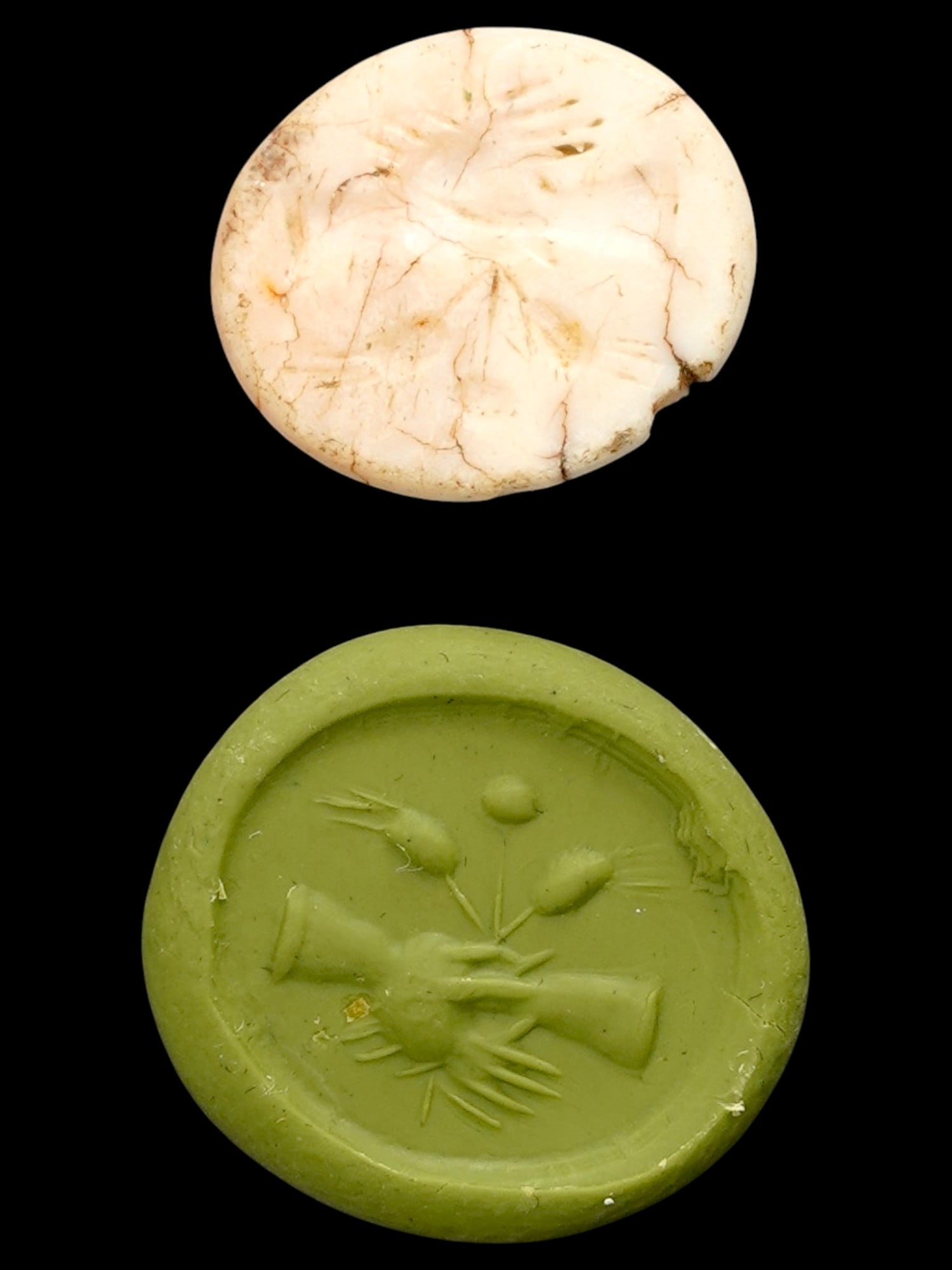 ANCIENT ROMAN CARVED AGATE INTAGLIO 100 TO 300 AD: An ancient Roman hand carved Agate stone marriage intaglio. Circa: 100 to 300 AD. The intaglio depicts a design representing holding hands. Ancient and Greek Carvings, Natural Stone Seals and Stamps, 