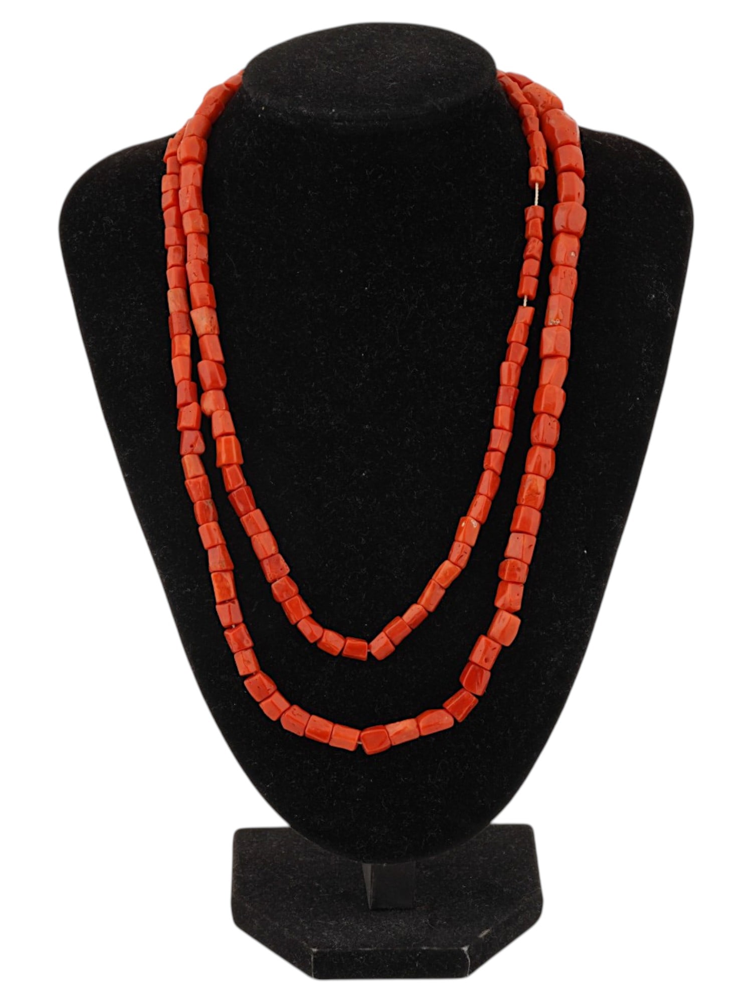 VINTAGE RED CORAL BEADED NECKLACE: A vintage necklace composed of faceted red coral beads of various size. Mineral Stone Jewelry And Fashion Accessories. THIS LOT IS ELIGIBLE FOR A 30-DAY UNCONDITIONAL RETURN FROM THE DATE OF THE SALE.