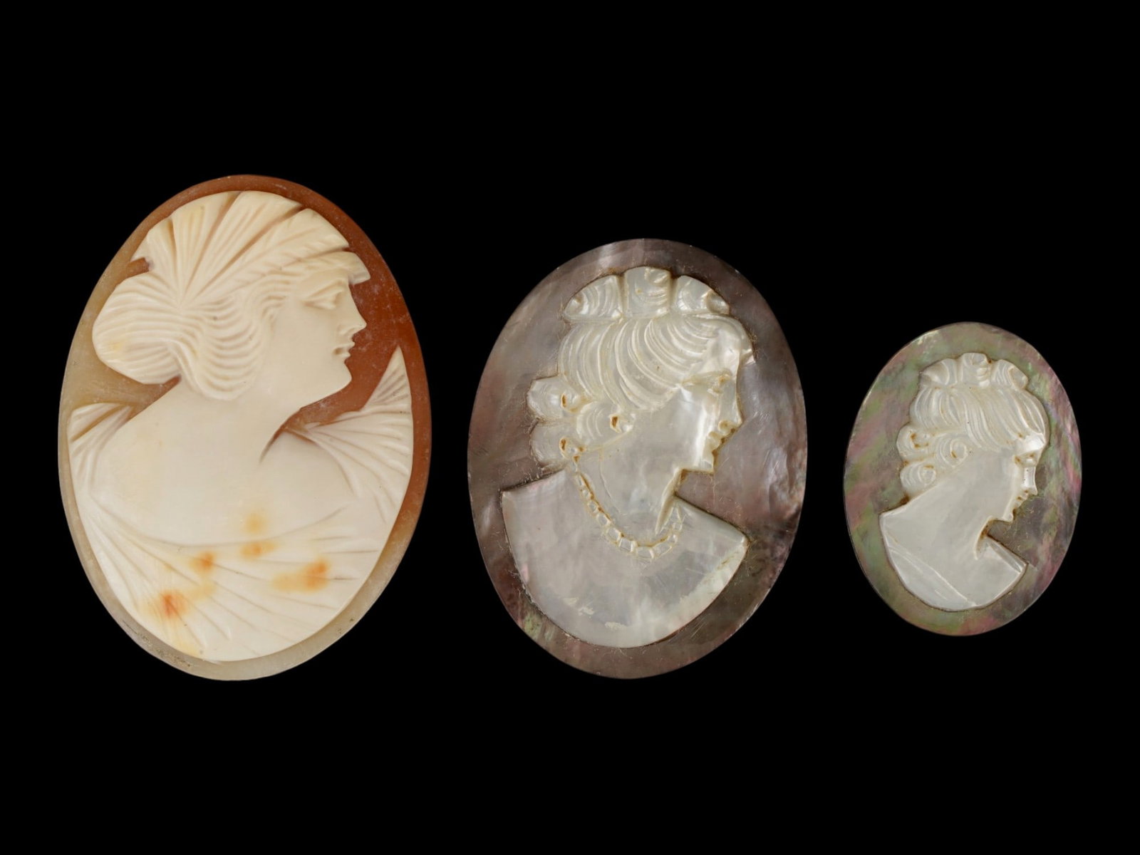 GROUP OF THREE VINTAGE SHELL CAMEO PORTRAIT CARVINGS (1 of 4)