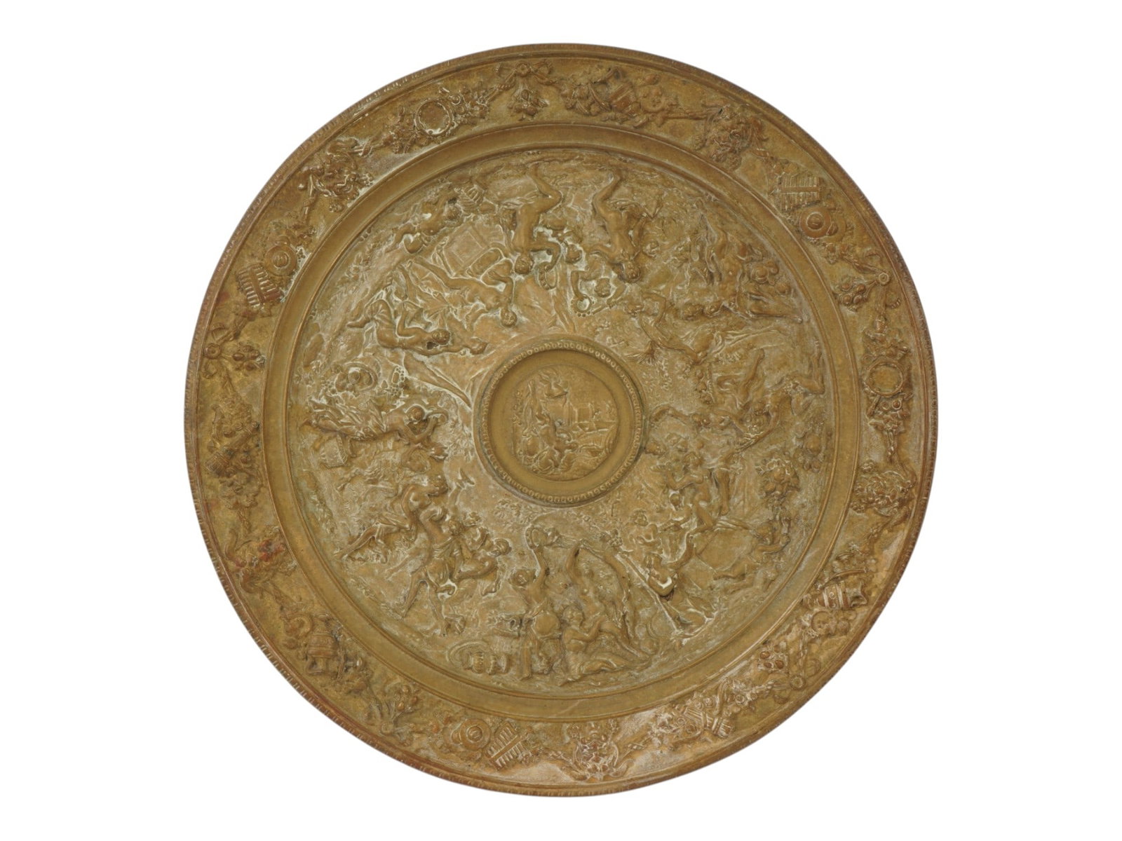 ANTIQUE EUROPEAN BRONZE BACCHANALIAN SCENE PLATE: An antique European bronze repousse and hand chased wall plate featuring a multi-figure bacchanalian scene. In the center is a medallion depicting Venus and Cupid. The rim is decorated with stylized v