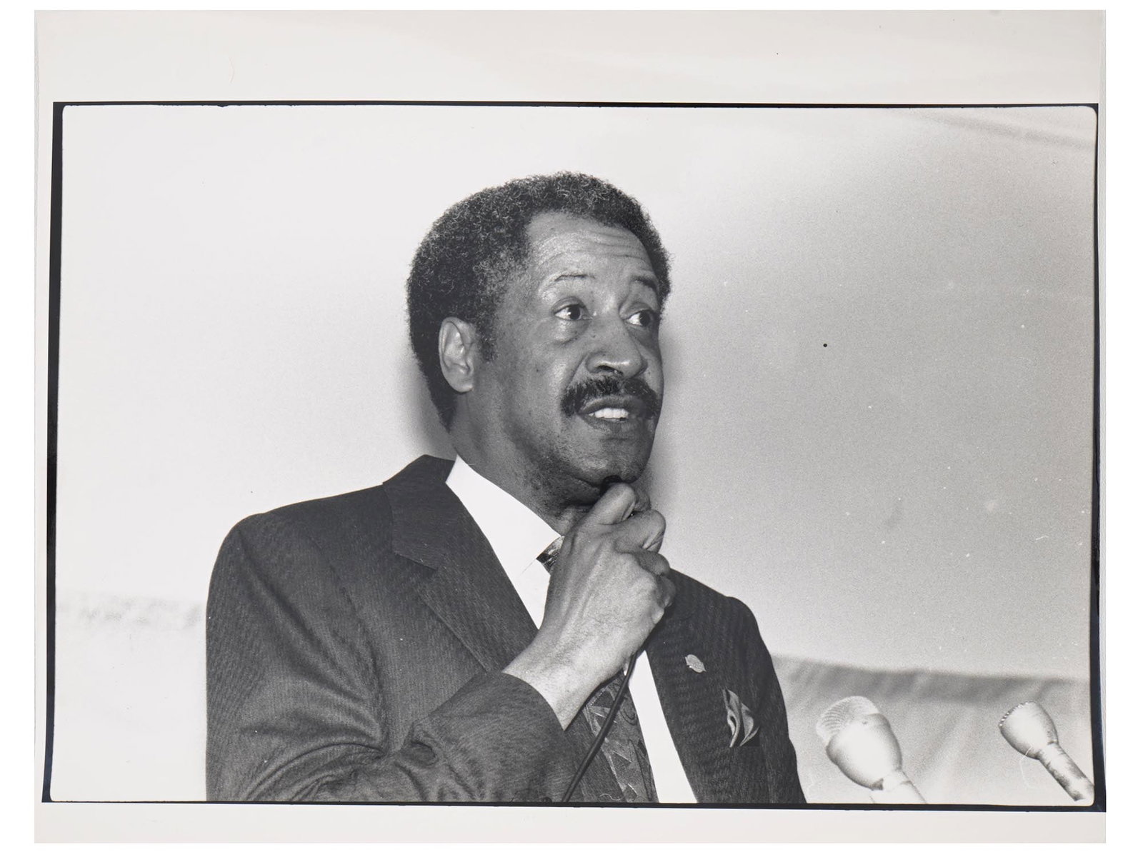 VINTAGE AMERICAN PHOTO PORTRAIT EUGENE SAWYER 1989 (1 of 2)