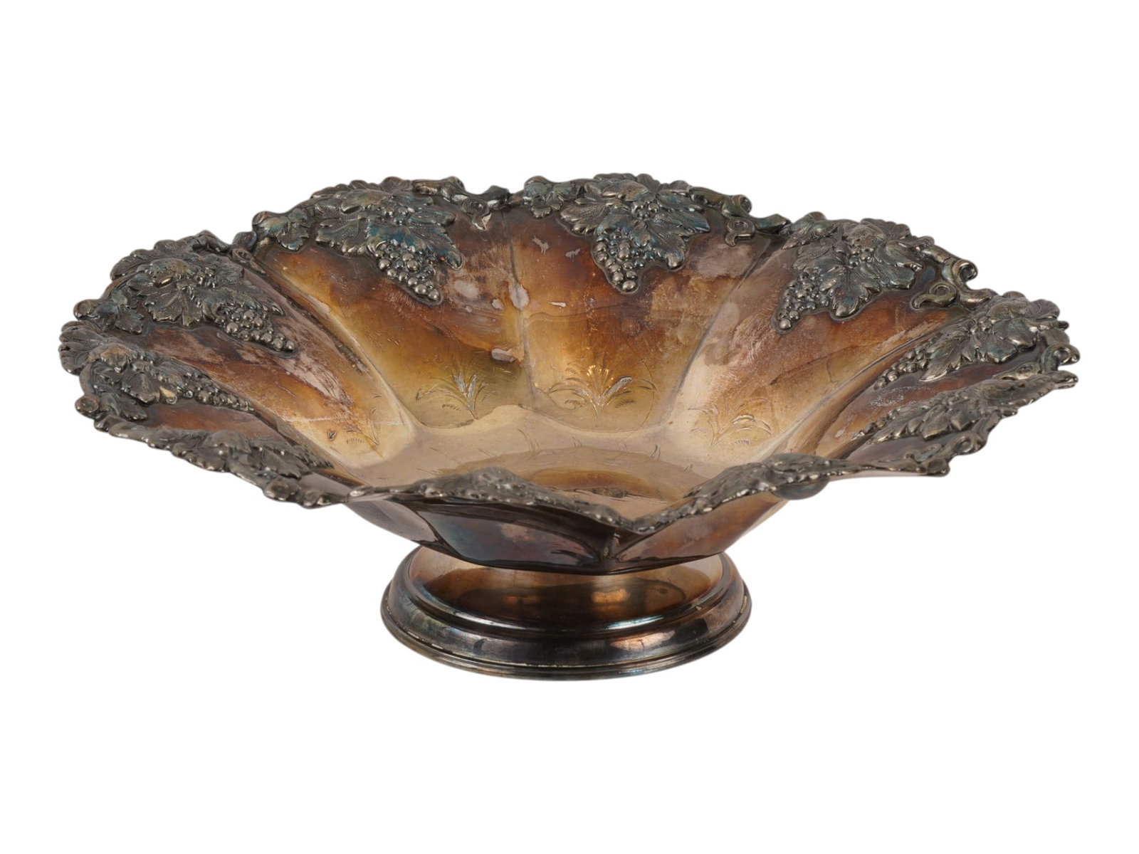 EARLY 20TH C SILVER PLATED CENTERPIECE BOWL: An antique late 19th to early 20th century silver-plated centerpiece or compote bowl. Fluted oval form, figurative rim applied with a continuous cast border of grape clusters and vine leaves in high r