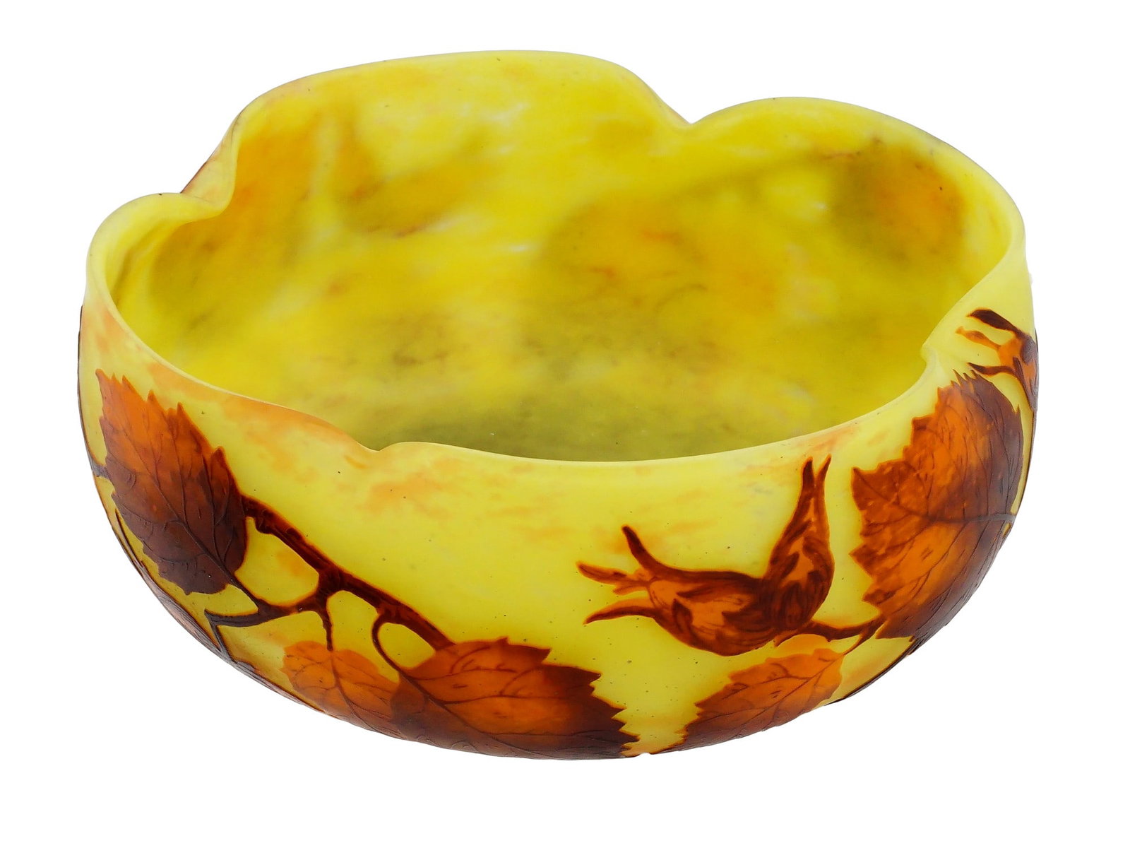 DAUM NANCY FRENCH ART NOUVEAU CAMEO GLASS ROSEHIP BOWL: A fine Art Nouveau cameo glass bowl by Daum Frères, dating to the early twentieth century. The vessel features a gently pinched rim and is crafted from translucent material internally decorated with