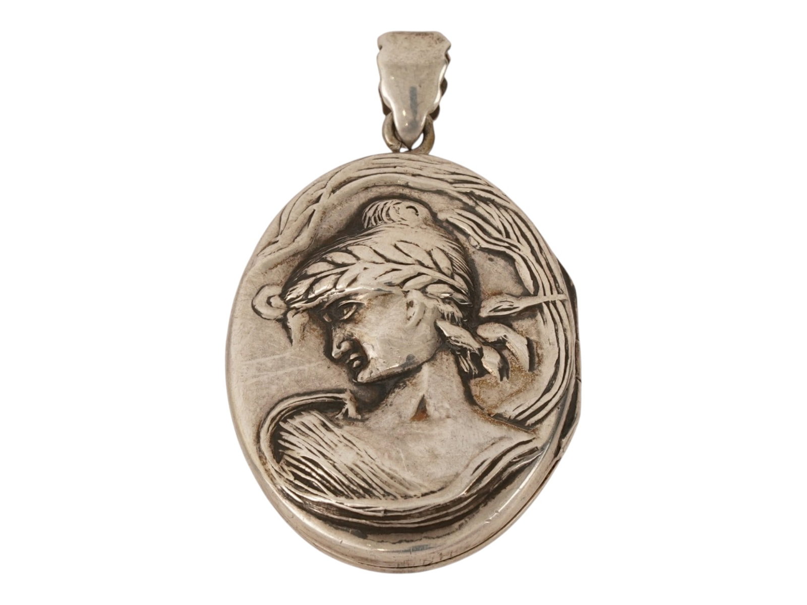 ART NOUVEAU STERLING SILVER LOCKET PENDANT W A PORTRAIT (1 of 6)
