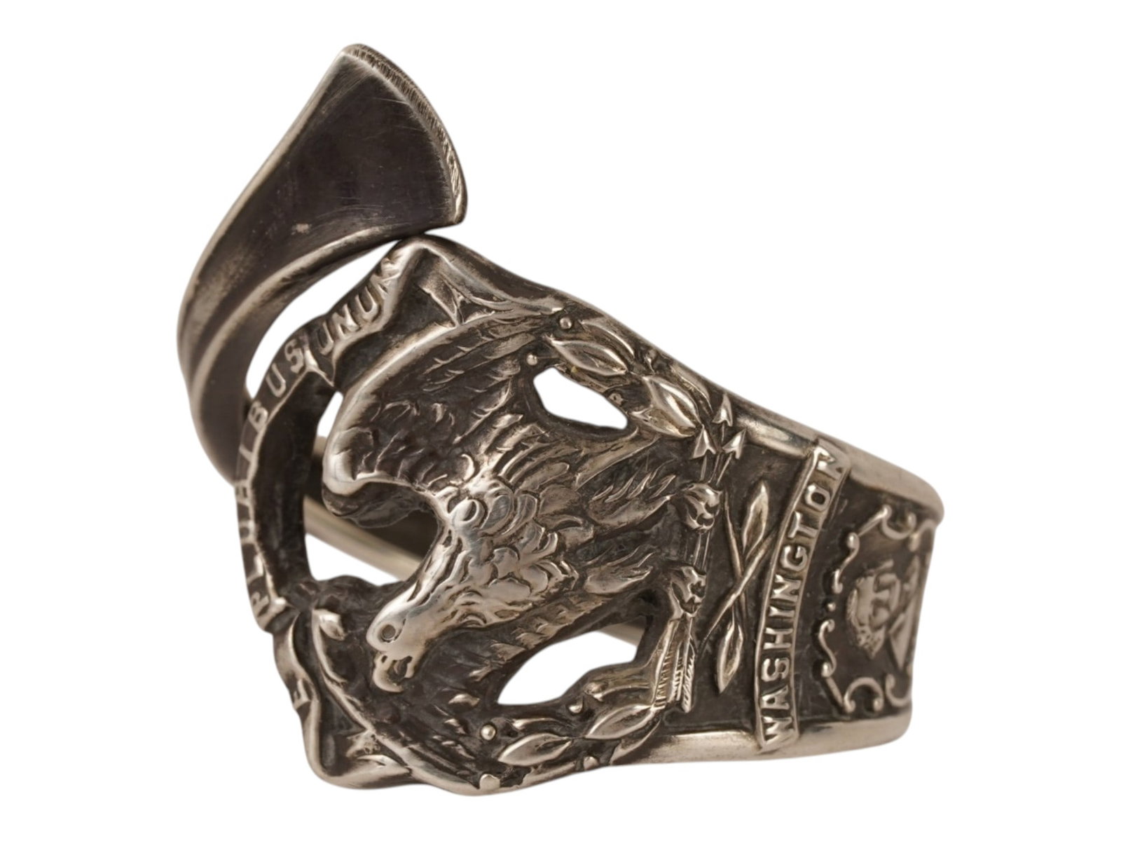 AMERICAN STERLING SILVER WASHINGTON SPOON RING: A vintage American sterling silver ring made from a Washington, D.C. souvenir spoon handle. Weight: 8.1 g. Jewelry, Americana, Historical Collectibles. THIS LOT IS ELIGIBLE FOR A 30-DAY UNCONDITIONAL