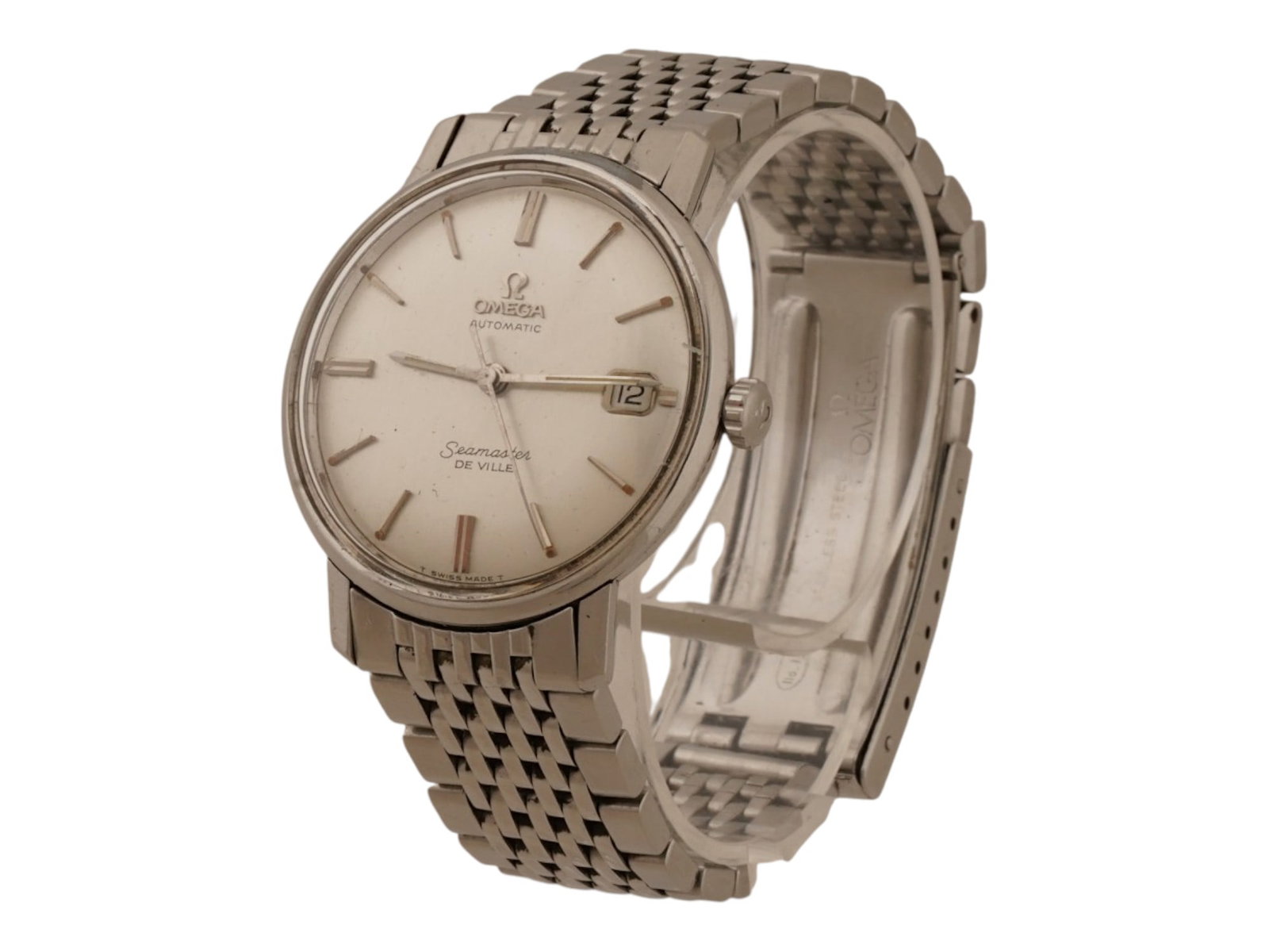 OMEGA SEAMASTER DE VILLE AUTOMATIC WRIST WATCH: A vintage Omega Seamaster De Ville mens wristwatch. This iconic line was produced in the 1960s and combined the sporty reliability of the Seamaster series with the refined elegance of the De Ville col