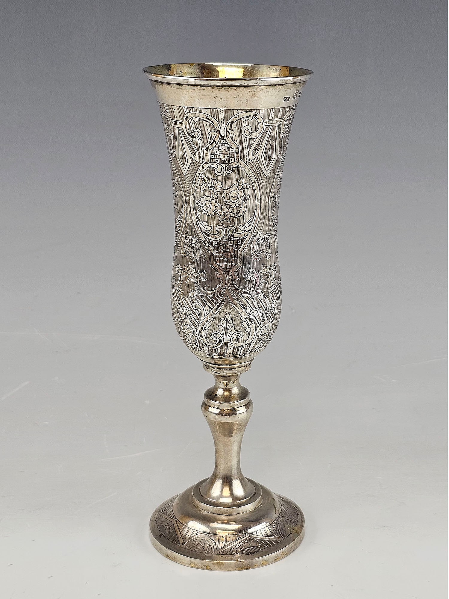 FINE LARGE 19TH CEN RUSSIAN SILVER ENGRAVED FLUTE CUP (1 of 8)