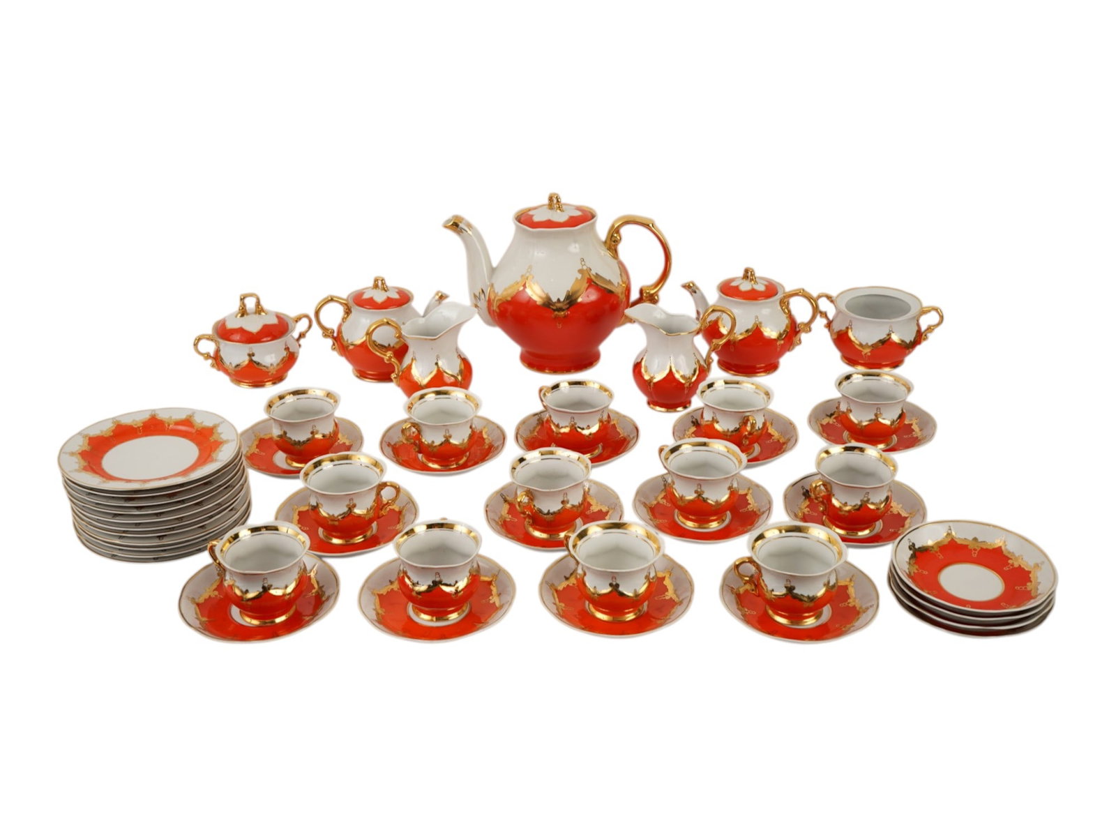 LARGE SOVIET UKRAINIAN BARANOVSKY PORCELAIN TEA SERVICE: A large vintage Soviet Ukrainian porcelain Bud tea service. A total of 48 items. Produced by the Baranovsky Porcelain Factory in the USSR from 1970 to 1990. The lot includes a large teapot, two small 