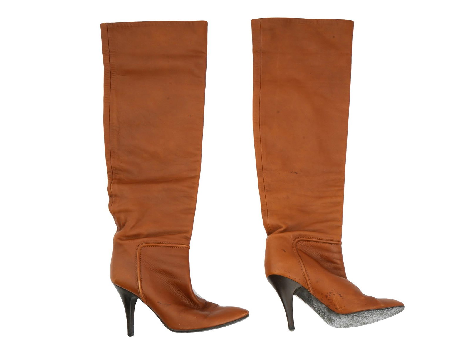 VICINI BROWN LEATHER KNEE HIGH BOOTS WITH HEELS: A pair of vintage womens brown leather heeled knee-high boots by Vicini. European size 38. Round toe. Luxury Fashion Accessories For Women, Elegant Shoes. THIS LOT IS ELIGIBLE FOR A 30-DAY UNCONDITION