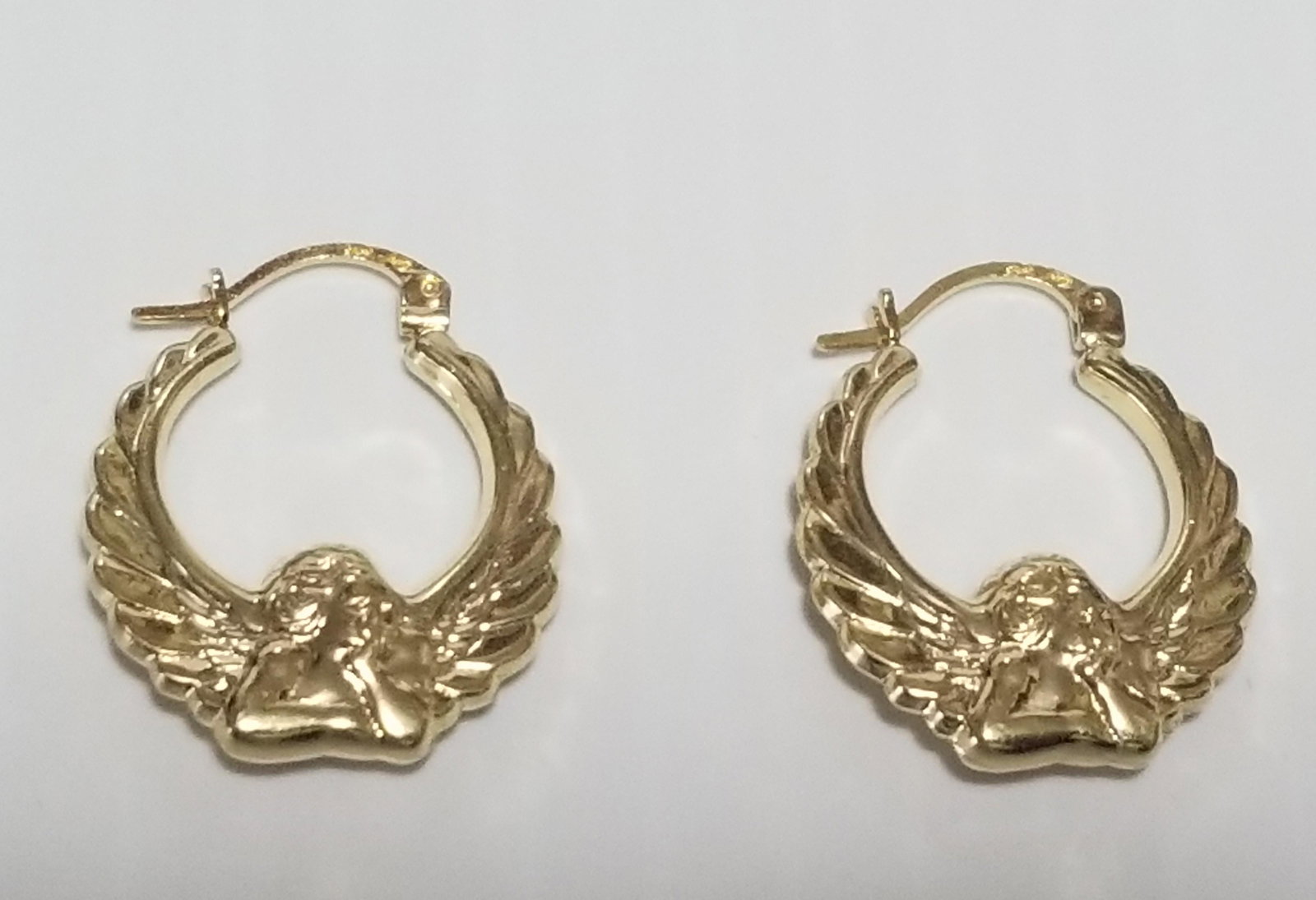 Michael Anthony 14 KT Gold Angel Earrings Hoops: 14 KT Gold, Michael Anthony, cherub angels, 1.7 grams, 1.1 dwt, 30 mm x 20 mm