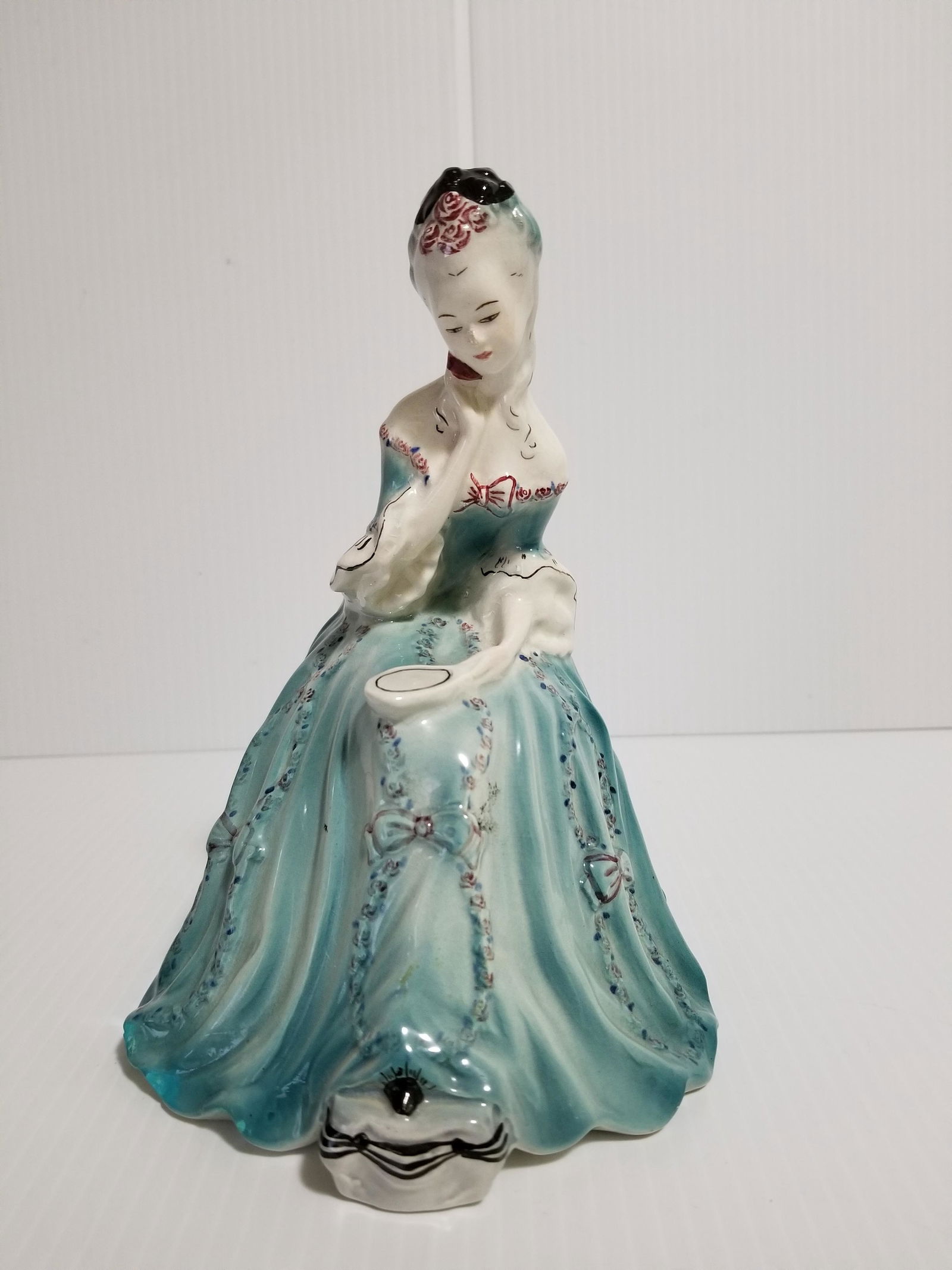 Beautiful Goldscheider Lady Ceramic Figurine (1 of 5)