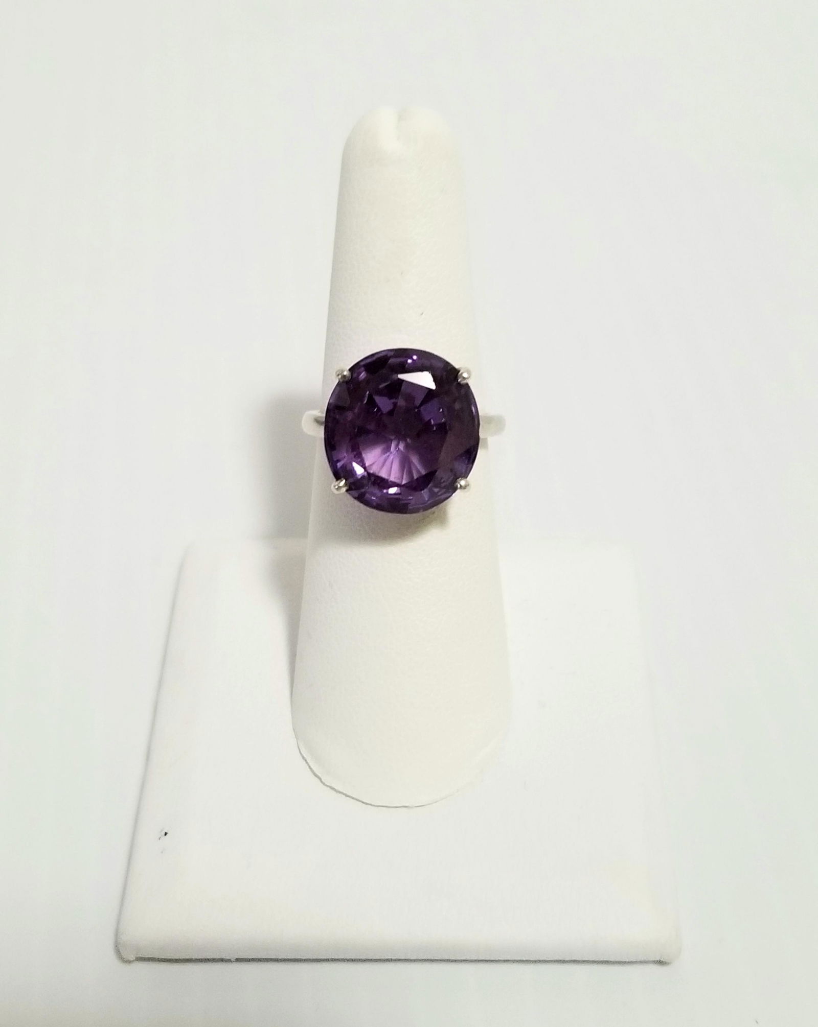 Beautiful Sterling Silver 20 CT Amethyst Ring (1 of 3)