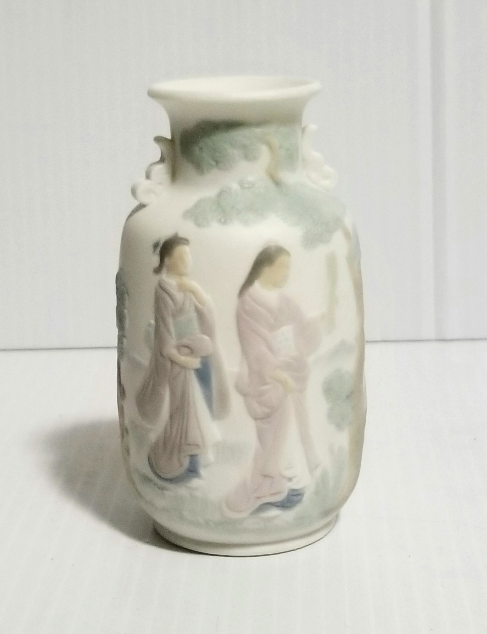 Nice Ladys Asian Bird Porcelain Vase Lladro (1 of 6)