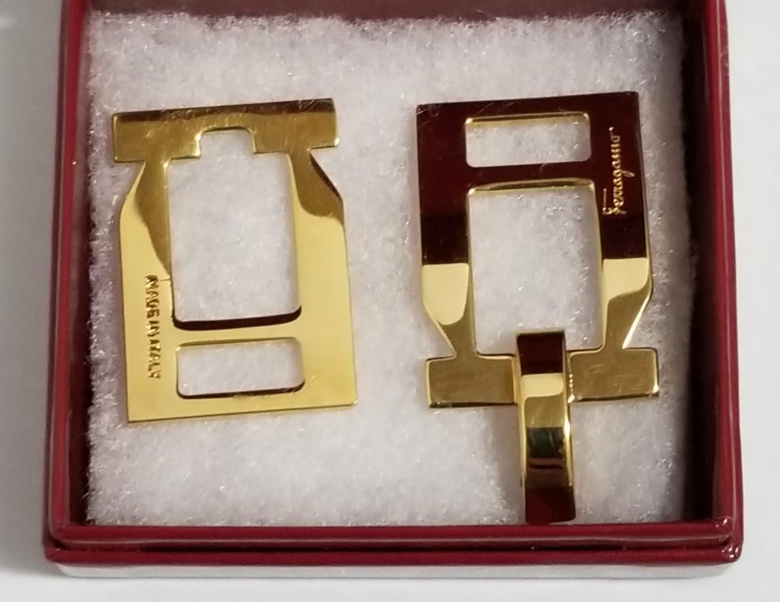 Salvatore Ferragamo Gold Tone Belt Buckle (1 of 3)
