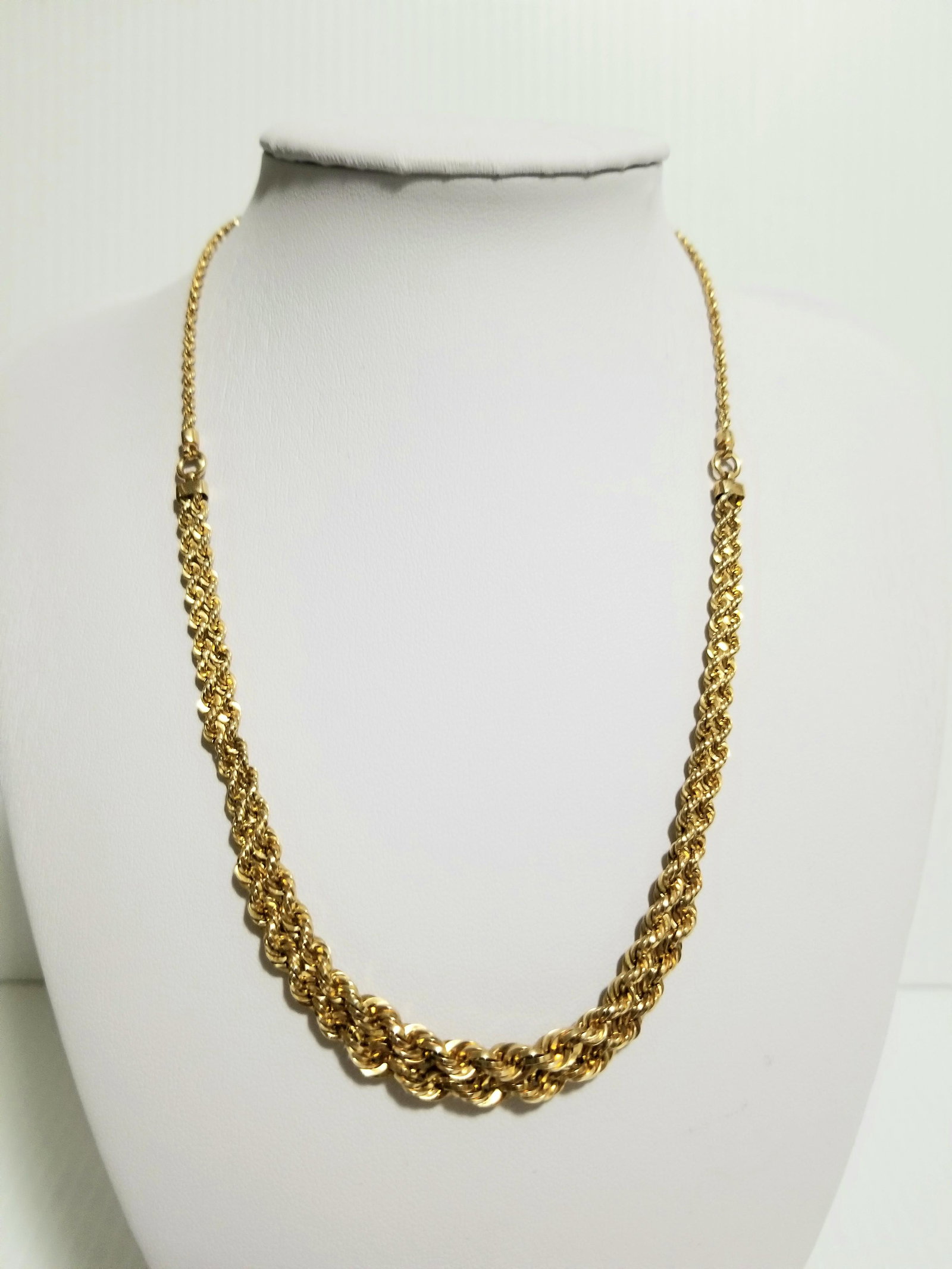 Michael Anthony 10 KT Rope Chain Necklace: Beautiful and unusual Michael Anthony 10 kt yellow gold rope chain necklace. 5.4 grams, 17 1/4 inches long, 3.5 dwt, center: 9 mm, sides: 2 mm. Value: $450.