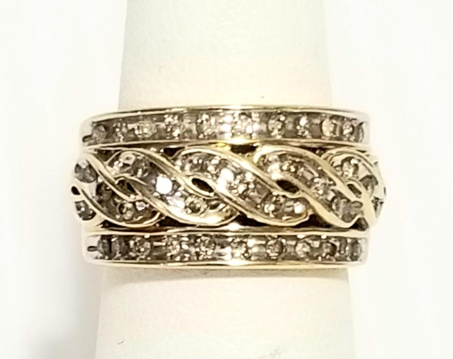 Amazing 10 KT Gold Diamond Ring (1 of 6)