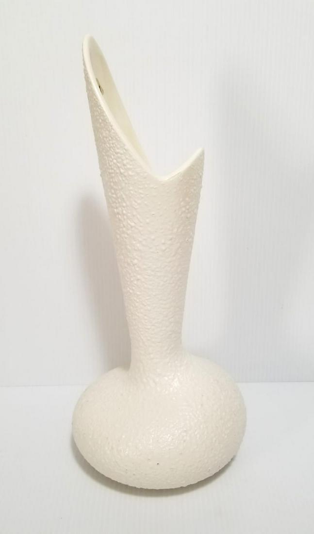 Vintage Royal Haeger Hand Crafted USA White Vase: Vintage Royal Haeger hand crafted USA white pottery vase, 1950 Mid Century by Royal Haeger, 16 1/4 x 7 inches round, mark on the back